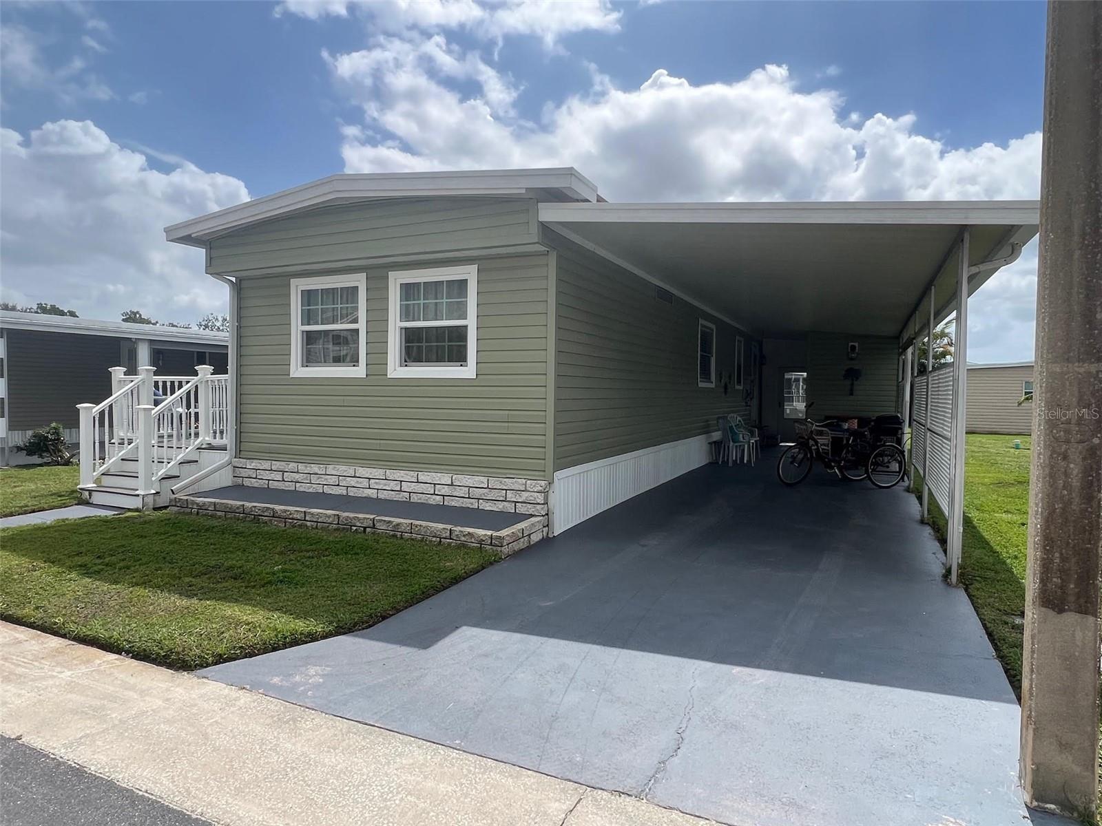 Image 3 of 31 For 11300 124th Avenue 117