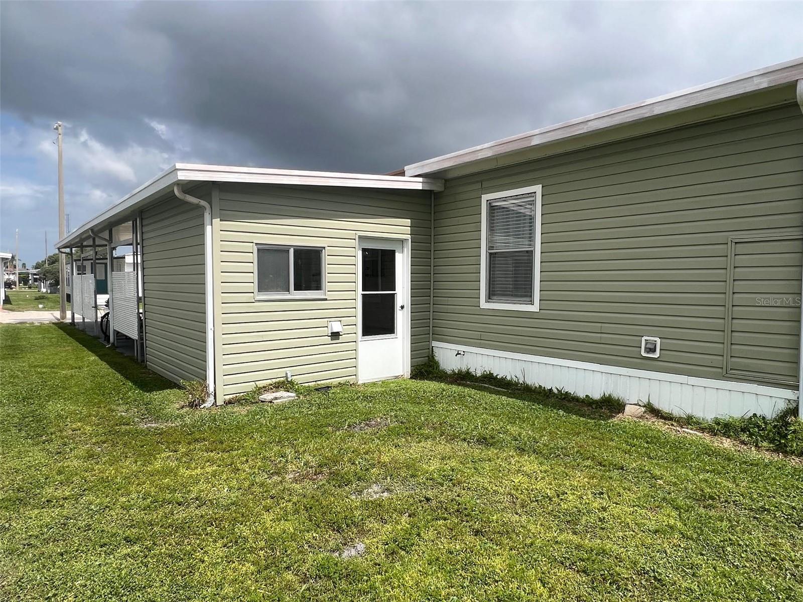 Image 6 of 31 For 11300 124th Avenue 117