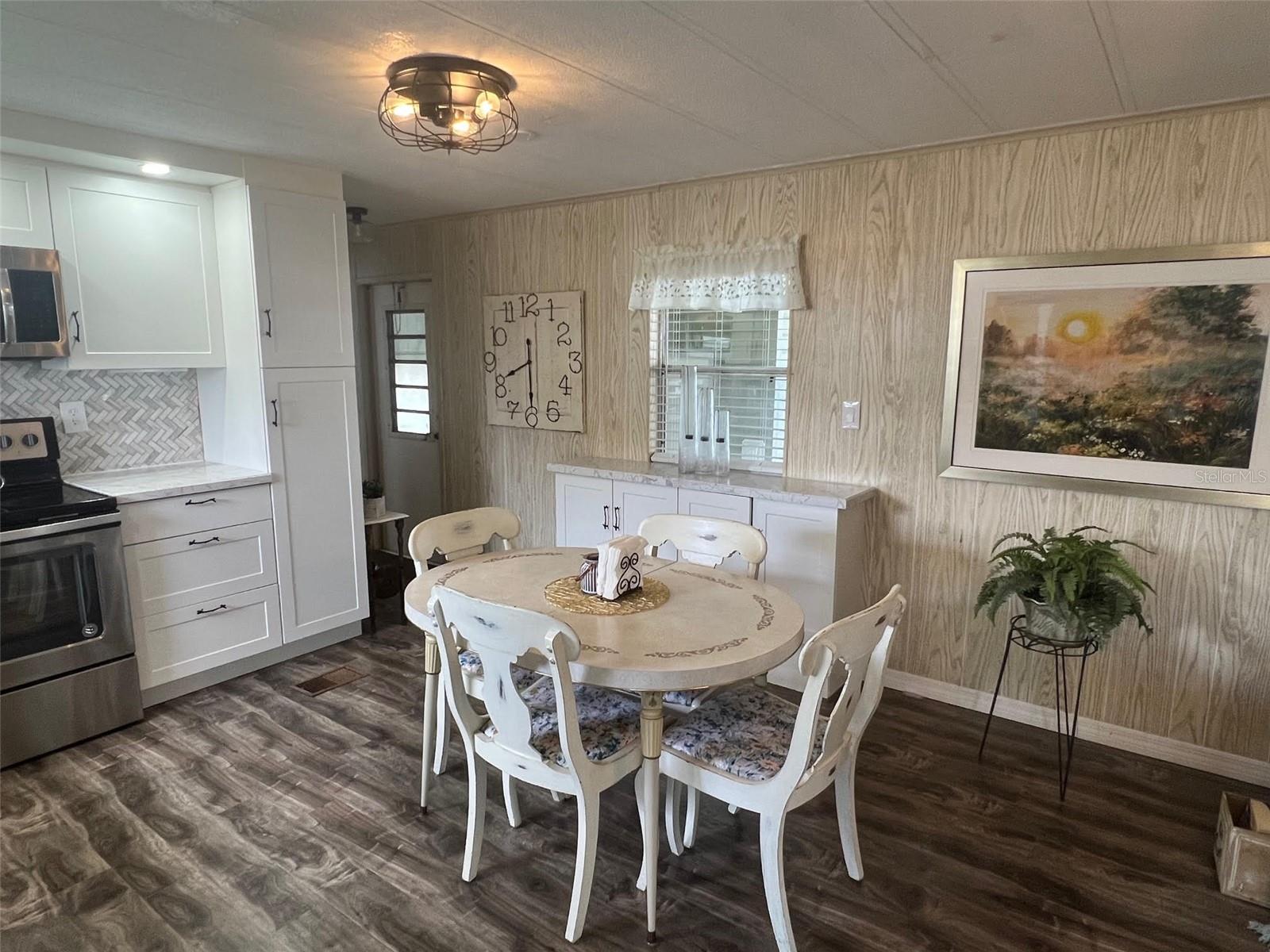 Image 8 of 31 For 11300 124th Avenue 117