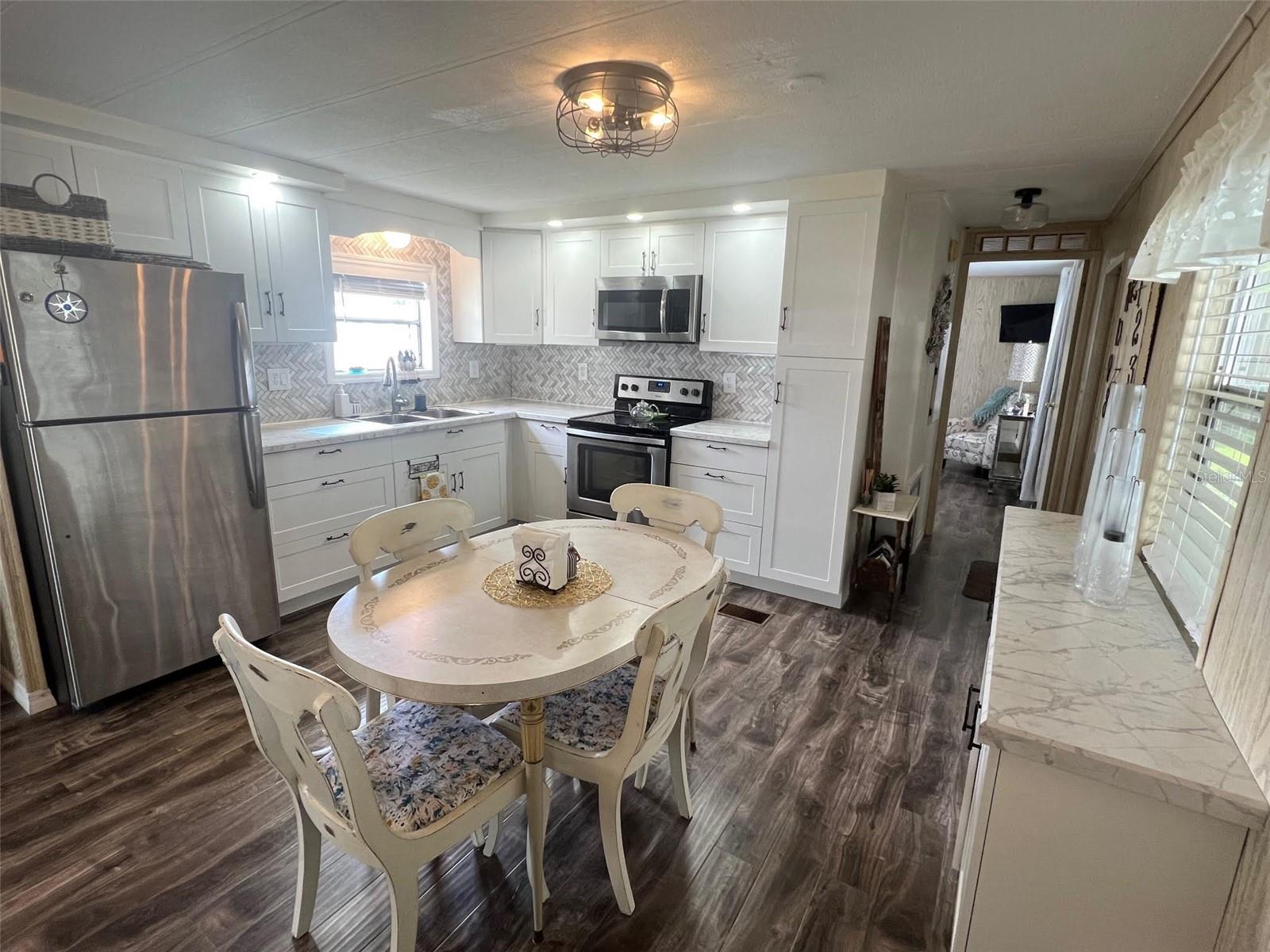 Image 9 of 31 For 11300 124th Avenue 117