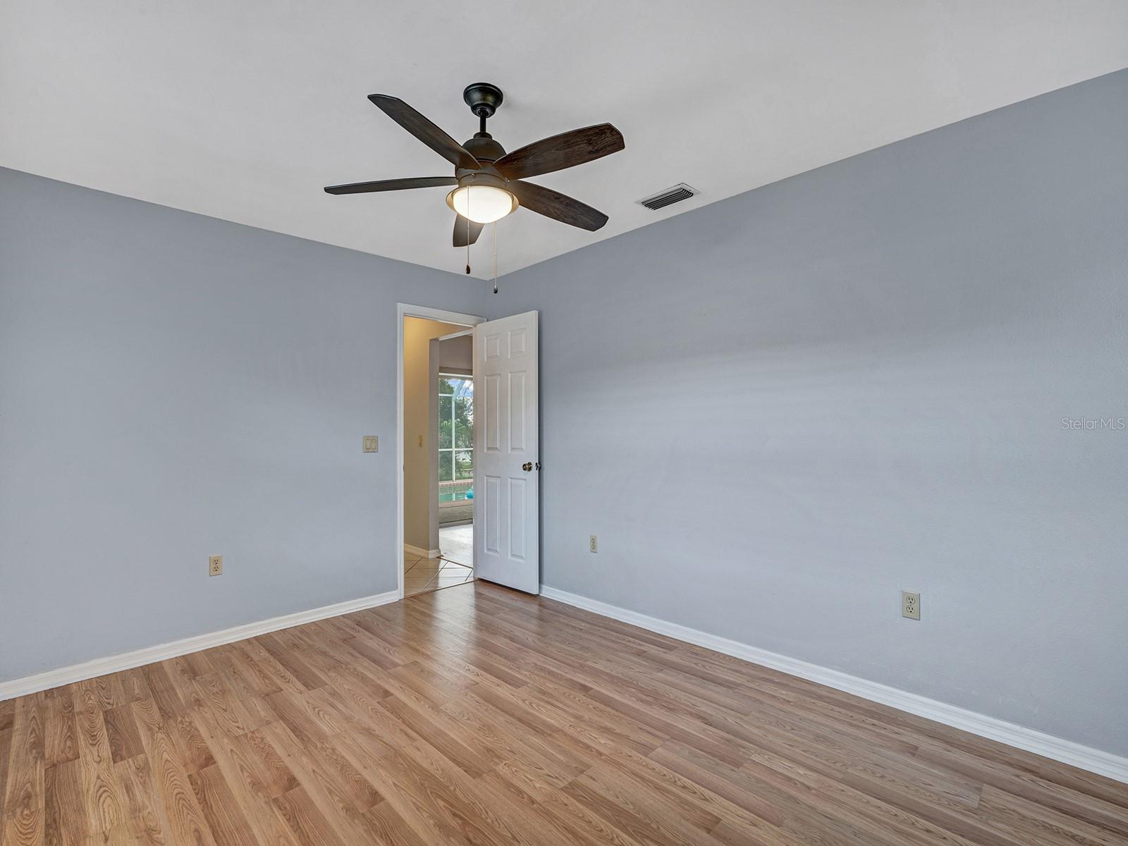 Image 18 of 29 For 10454 Ventura Drive