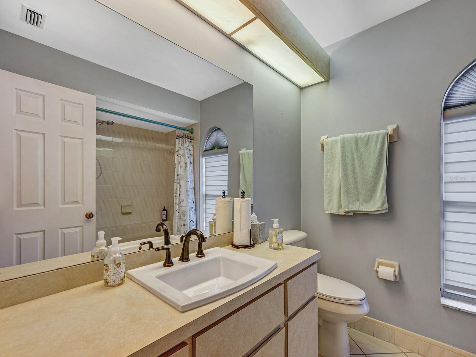 Image 22 of 29 For 10454 Ventura Drive