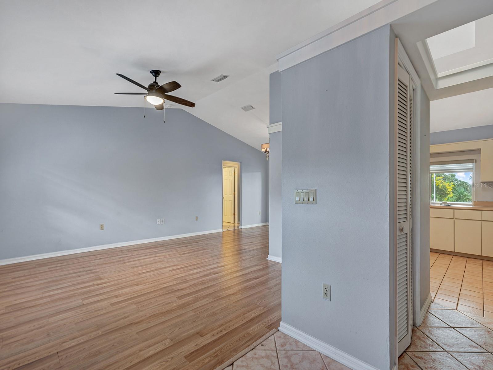 Image 4 of 29 For 10454 Ventura Drive