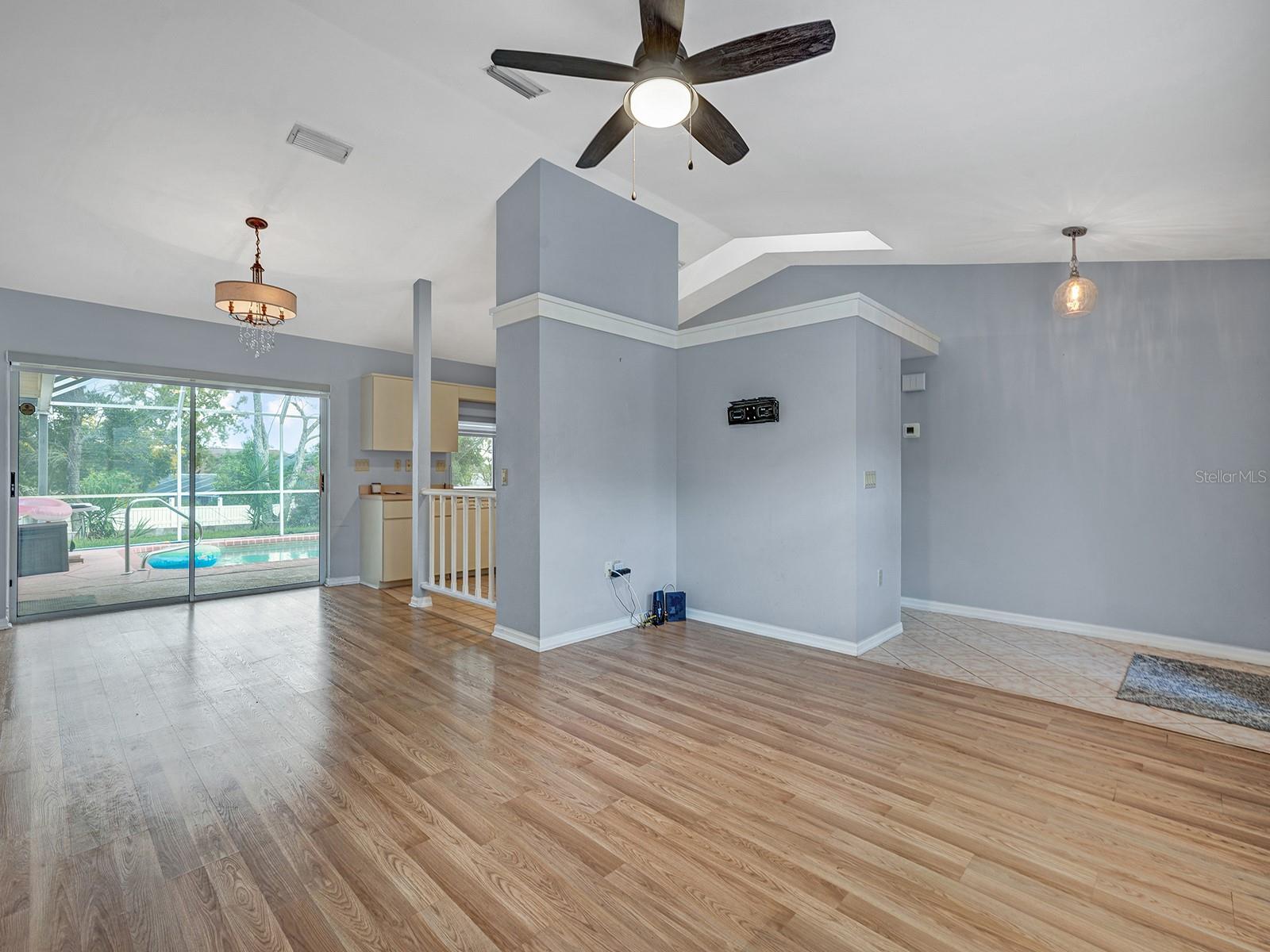 Image 5 of 29 For 10454 Ventura Drive