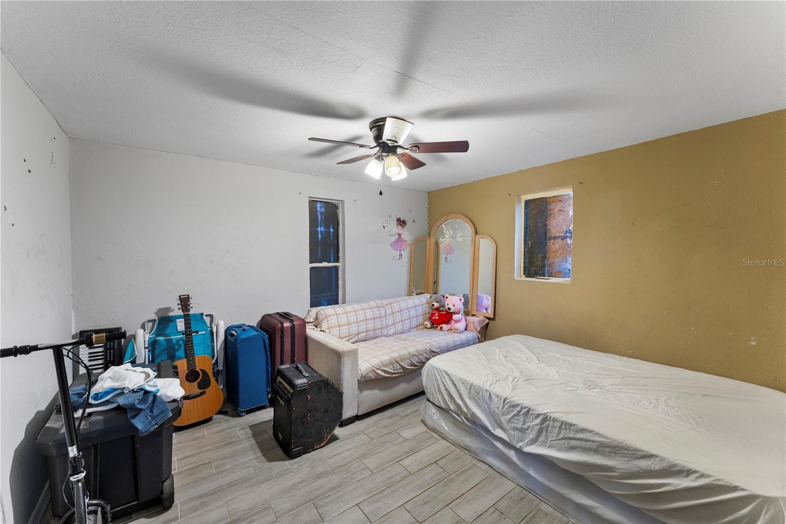 Image 12 of 38 For 5712 15th Street E