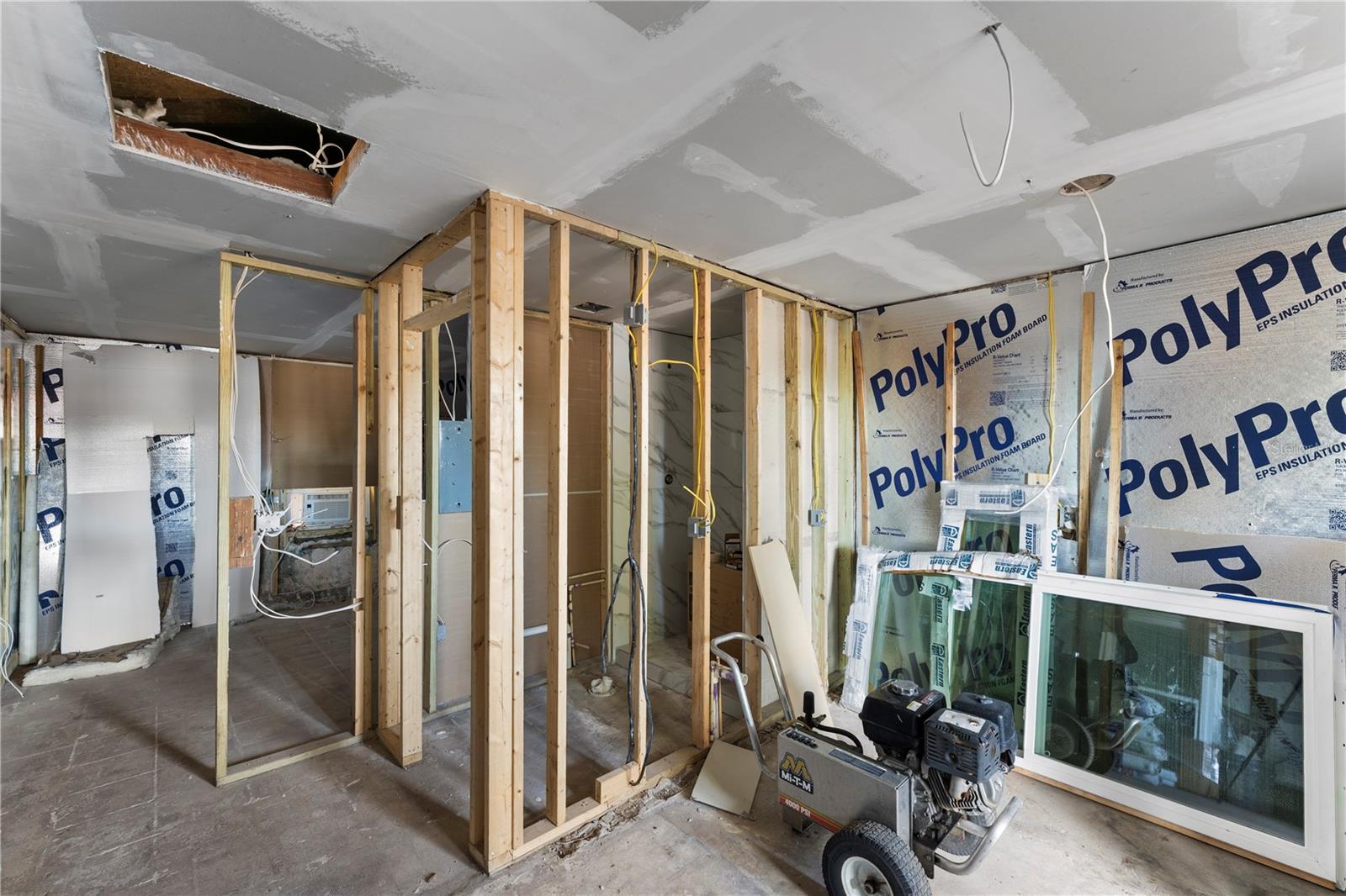 Image 16 of 38 For 5712 15th Street E