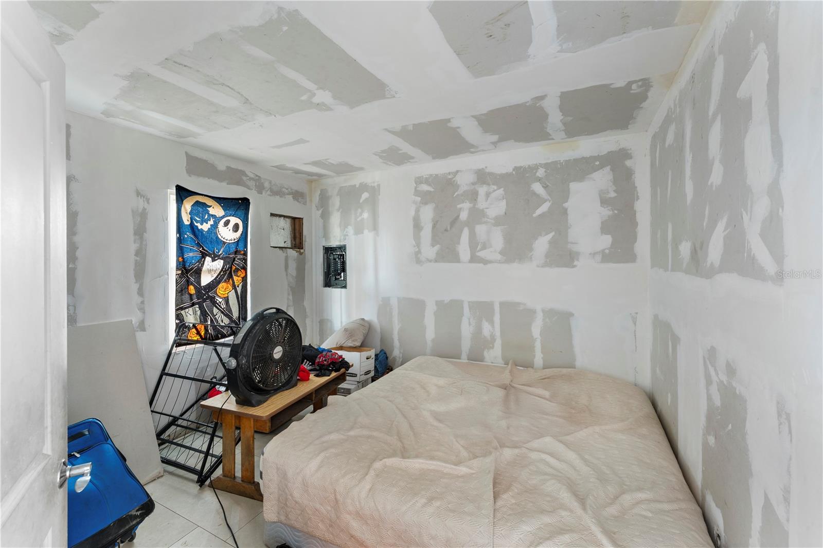 Image 18 of 38 For 5712 15th Street E