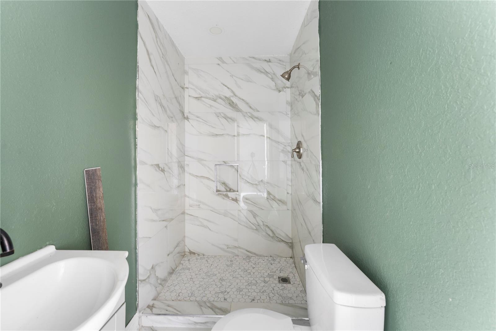 Image 27 of 38 For 5712 15th Street E