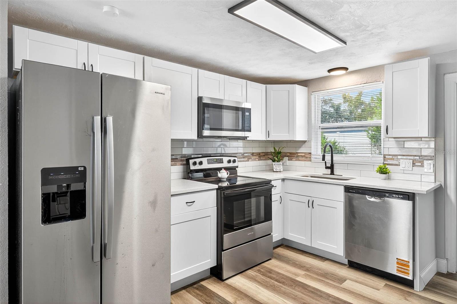 Image 5 of 13 For 6019 7th Avenue