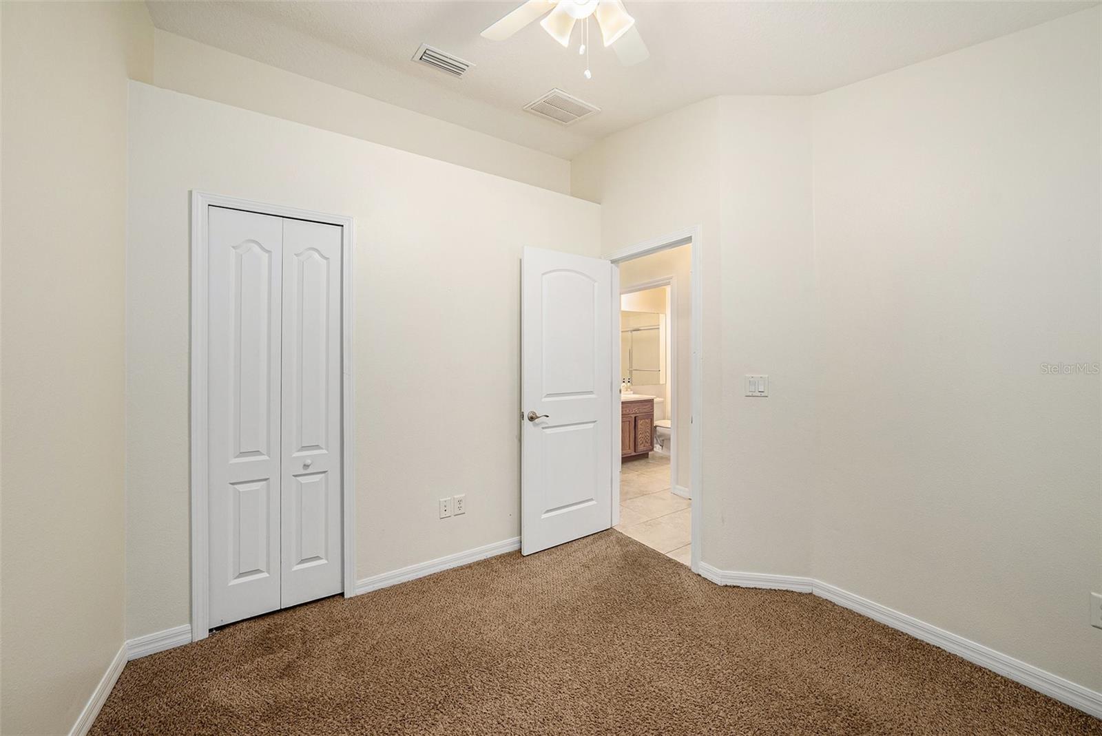 Image 14 of 24 For 7924 Carriage Pointe Drive