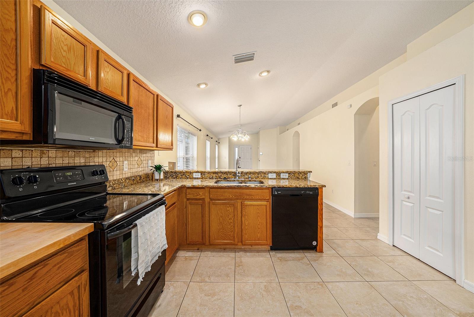 Image 8 of 24 For 7924 Carriage Pointe Drive