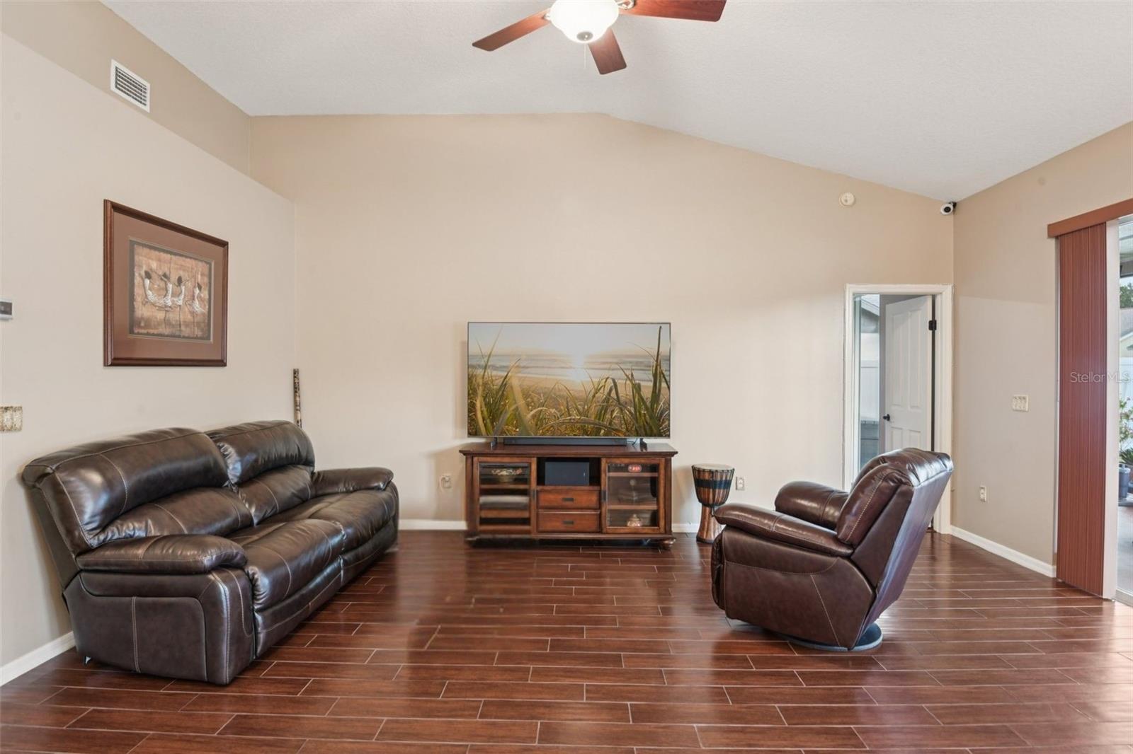 Image 12 of 74 For 28239 Brokenmead Path