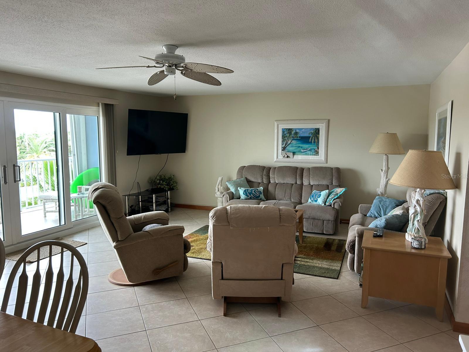 Image 5 of 40 For 19610 Gulf Blvd  206