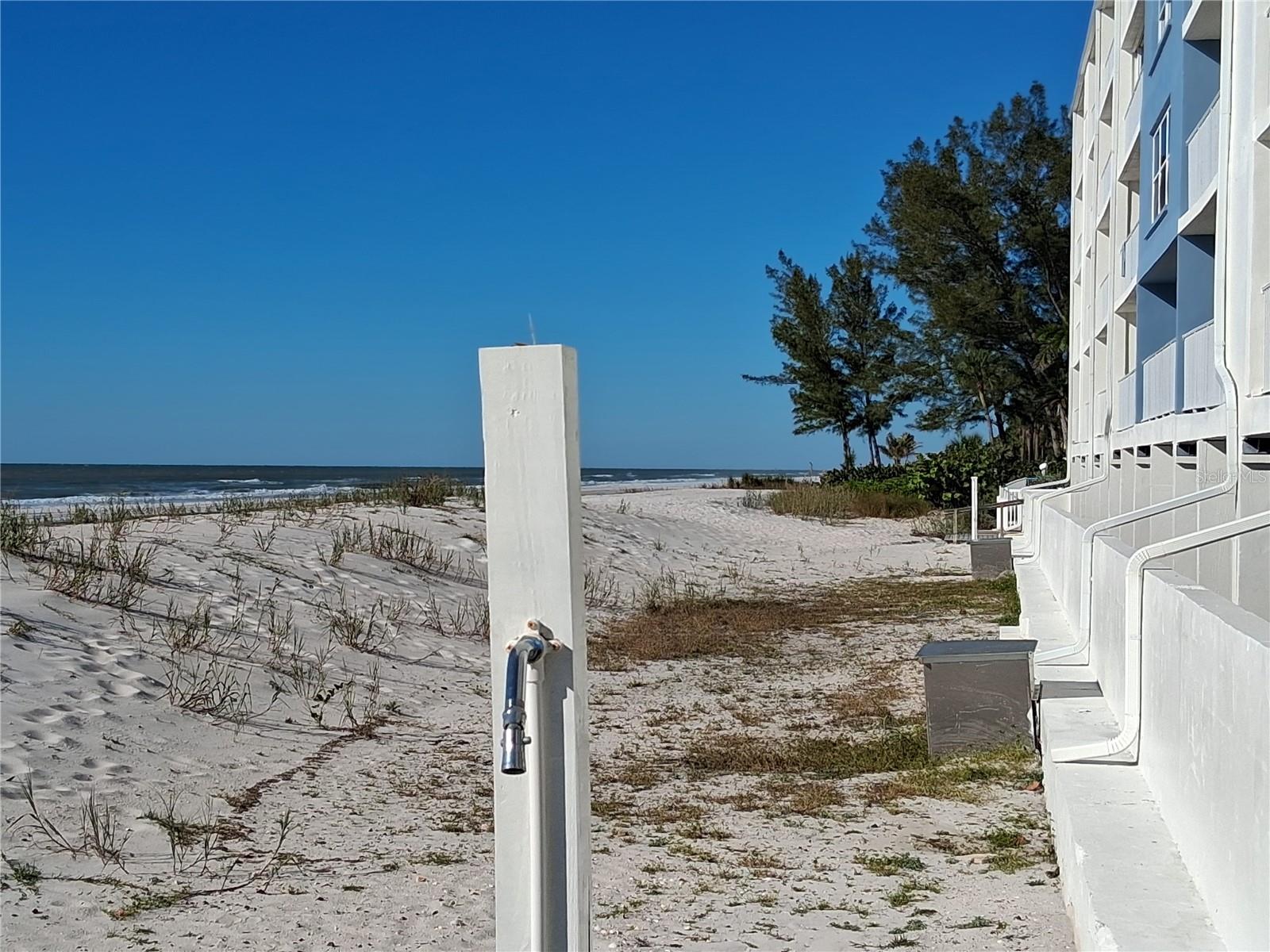 Image 57 of 70 For 19610 Gulf Blvd 206