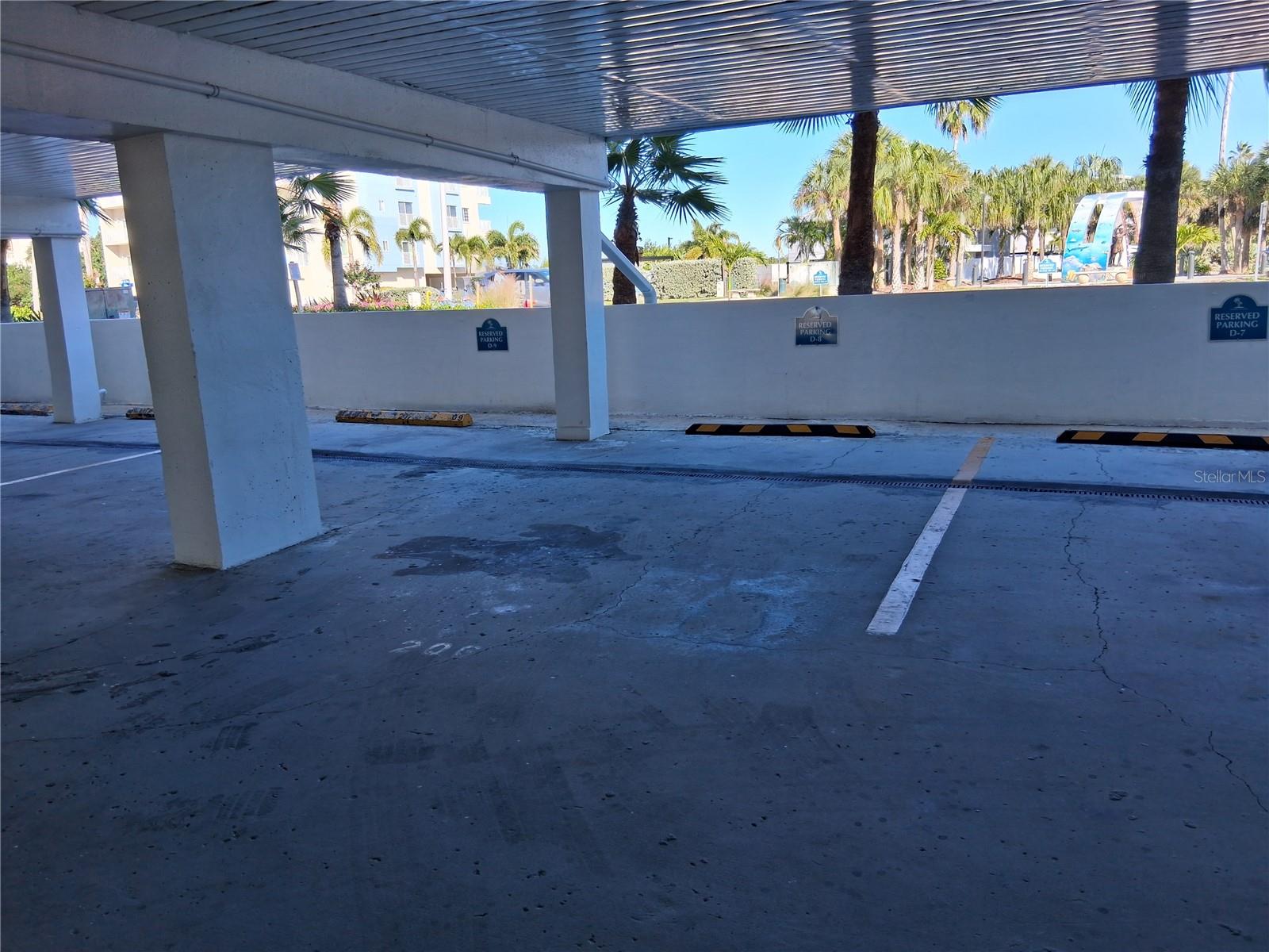 Image 63 of 70 For 19610 Gulf Blvd 206