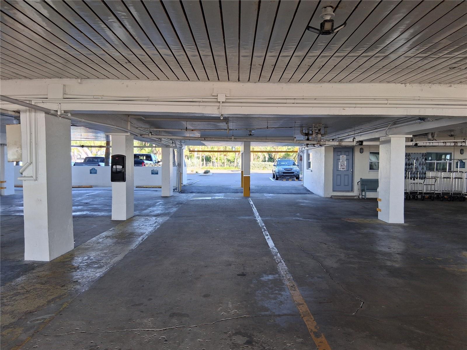 Listing photo id 69 for 19610 Gulf Blvd  206