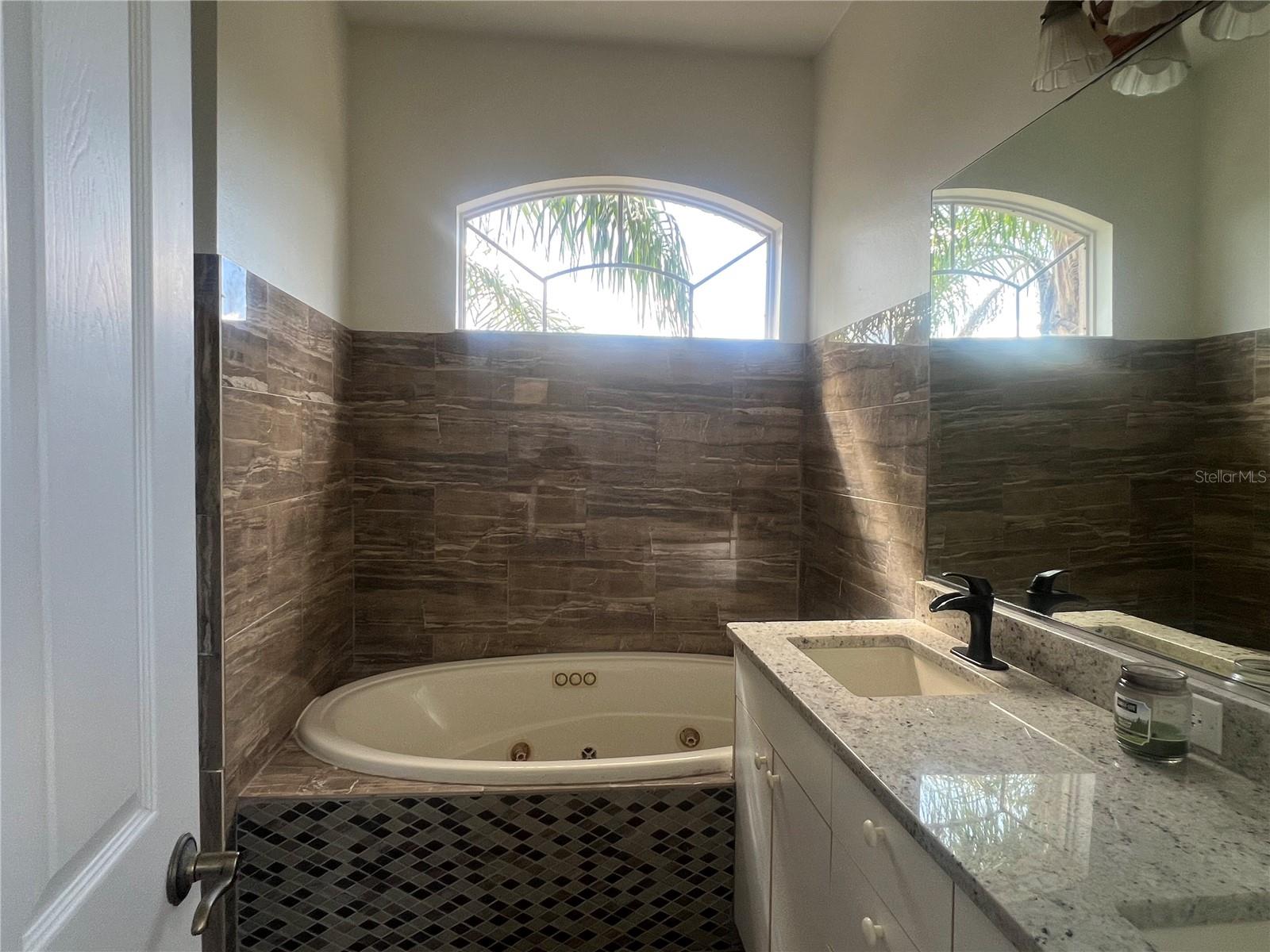 Image 12 of 18 For 6222 Laurel Creek Trail