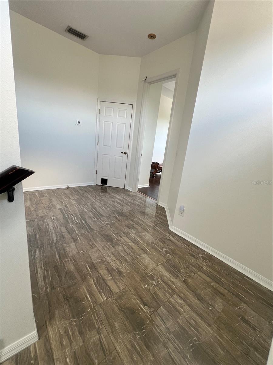 Image 16 of 18 For 6222 Laurel Creek Trail