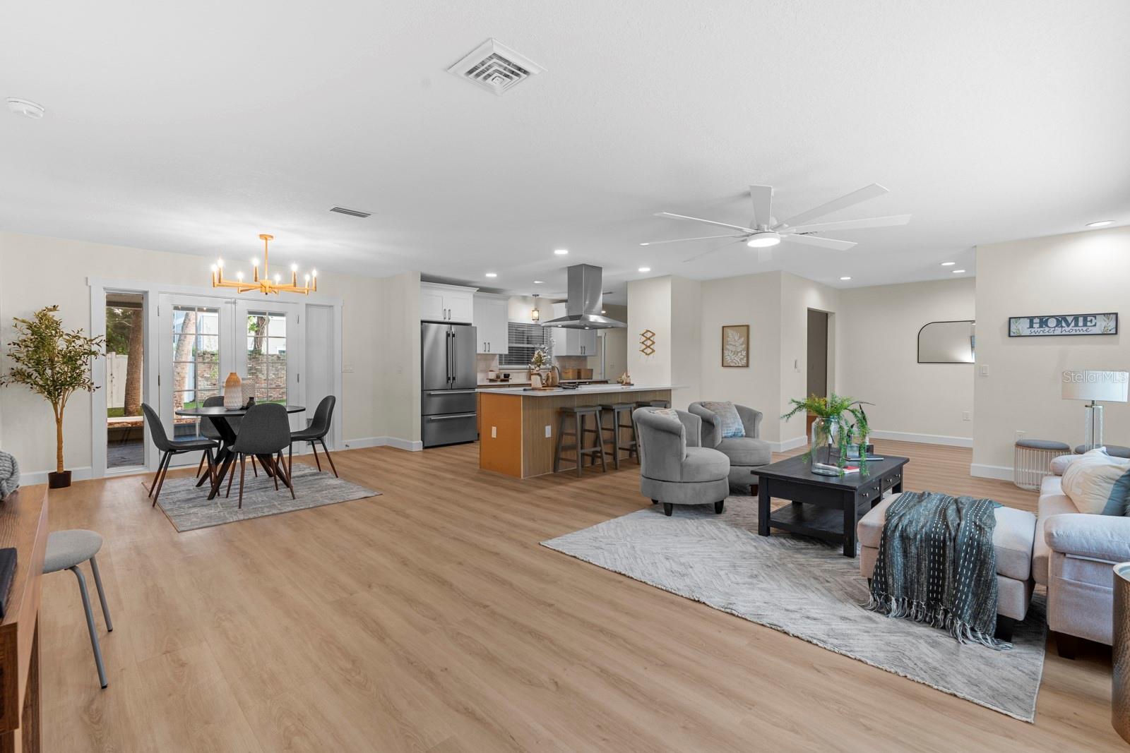 Image 11 of 68 For 4631 Sunset Boulevard