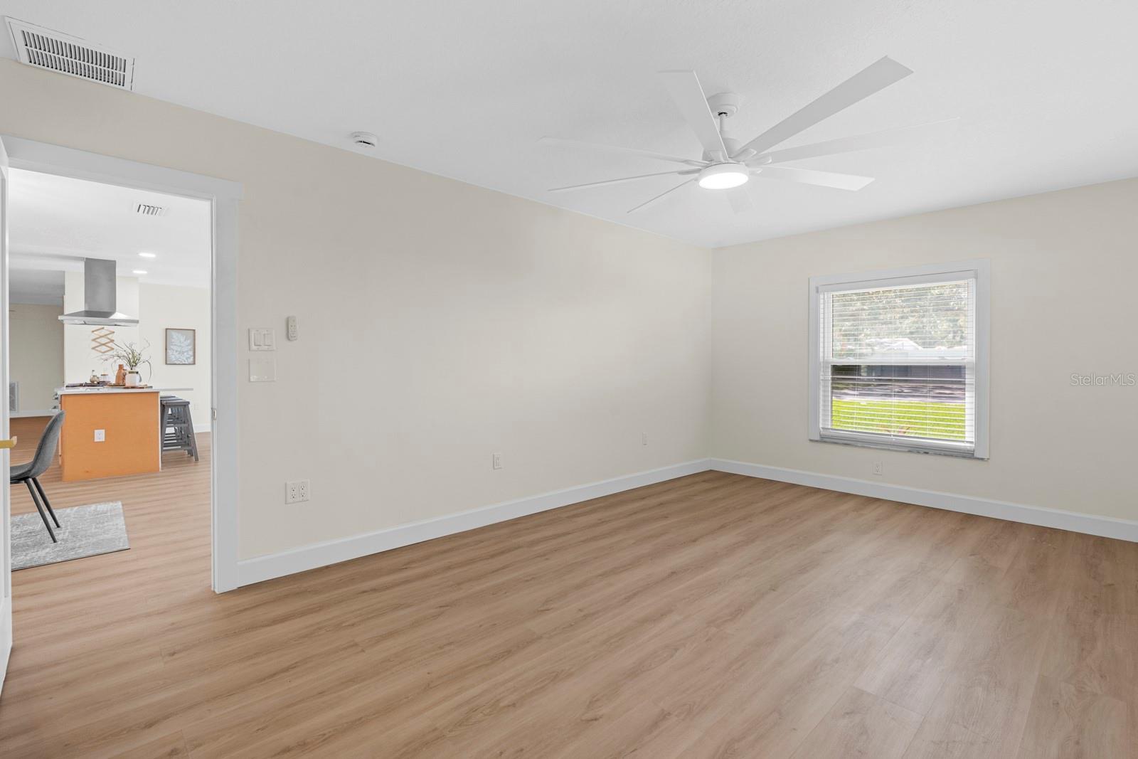 Image 23 of 68 For 4631 Sunset Boulevard