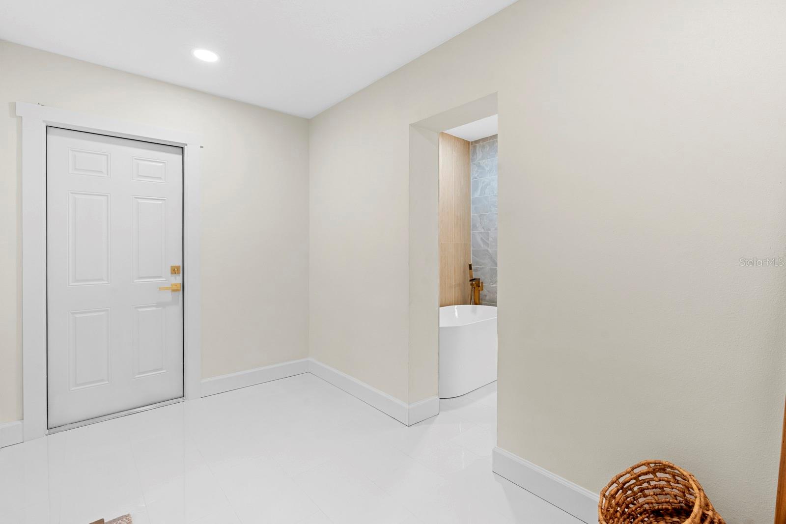 Image 26 of 68 For 4631 Sunset Boulevard