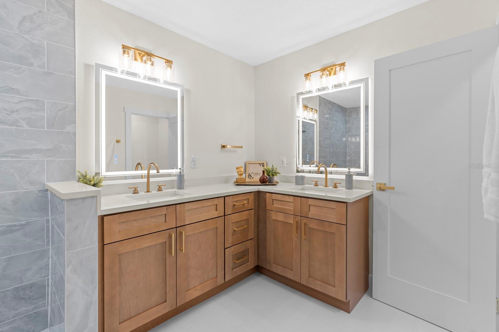 Image 27 of 68 For 4631 Sunset Boulevard