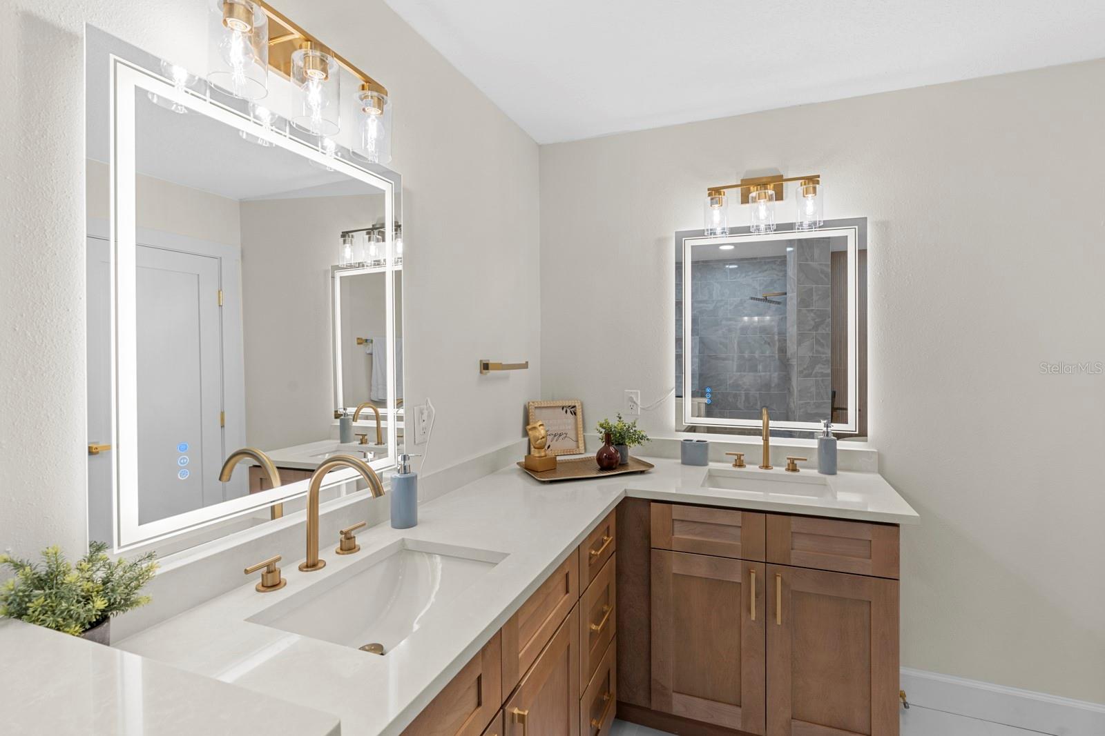 Image 28 of 68 For 4631 Sunset Boulevard