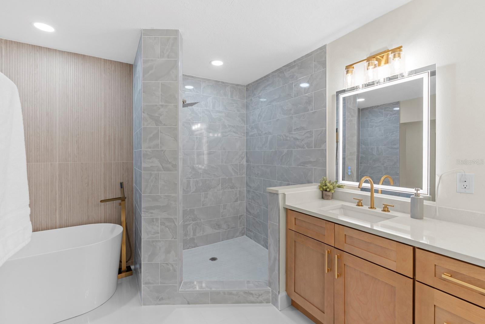 Image 29 of 68 For 4631 Sunset Boulevard