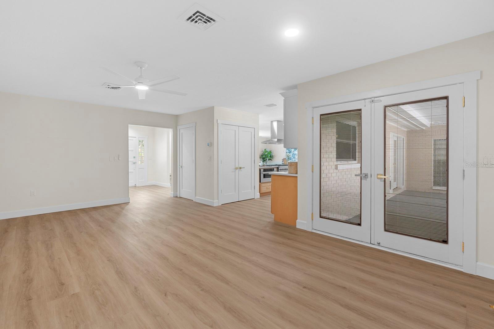 Image 33 of 68 For 4631 Sunset Boulevard