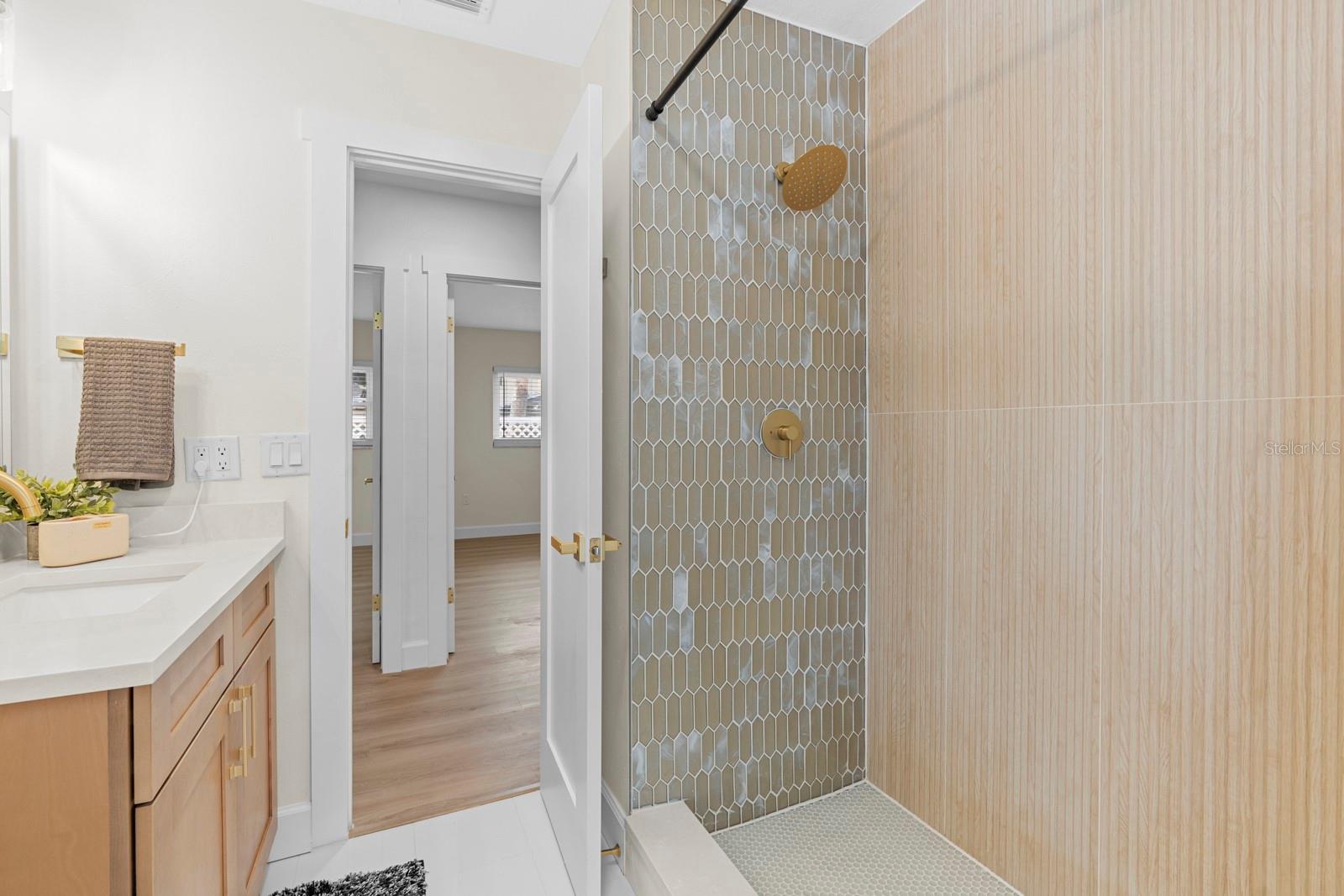 Image 36 of 68 For 4631 Sunset Boulevard