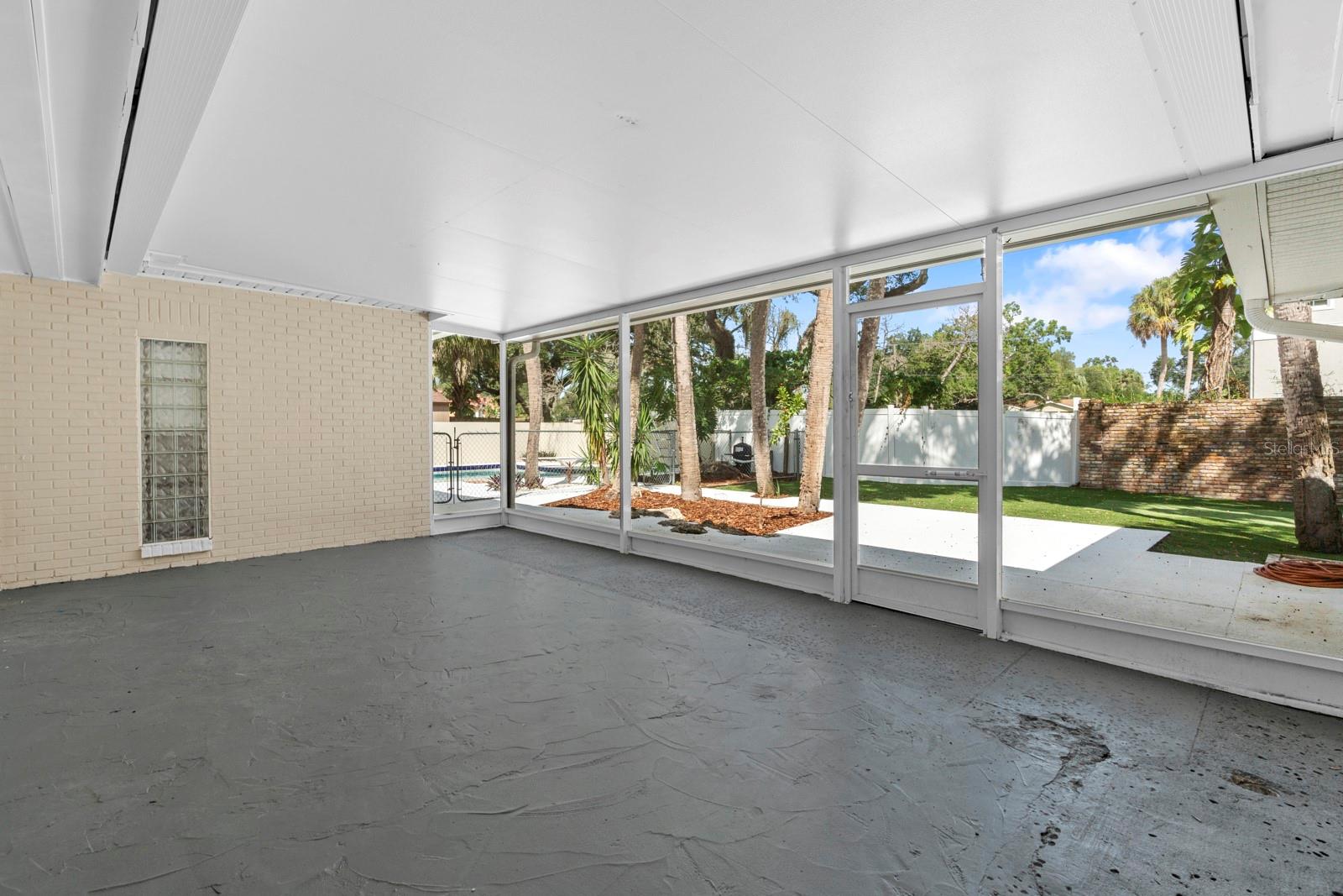 Image 46 of 68 For 4631 Sunset Boulevard