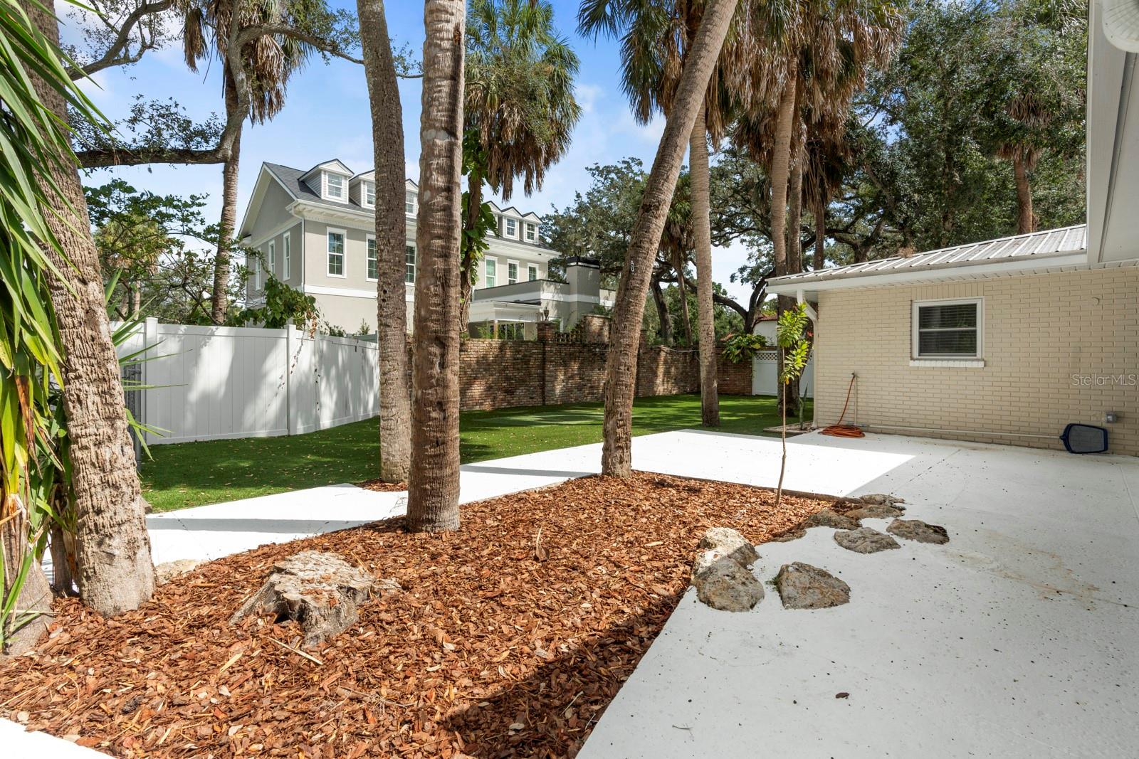 Image 49 of 68 For 4631 Sunset Boulevard