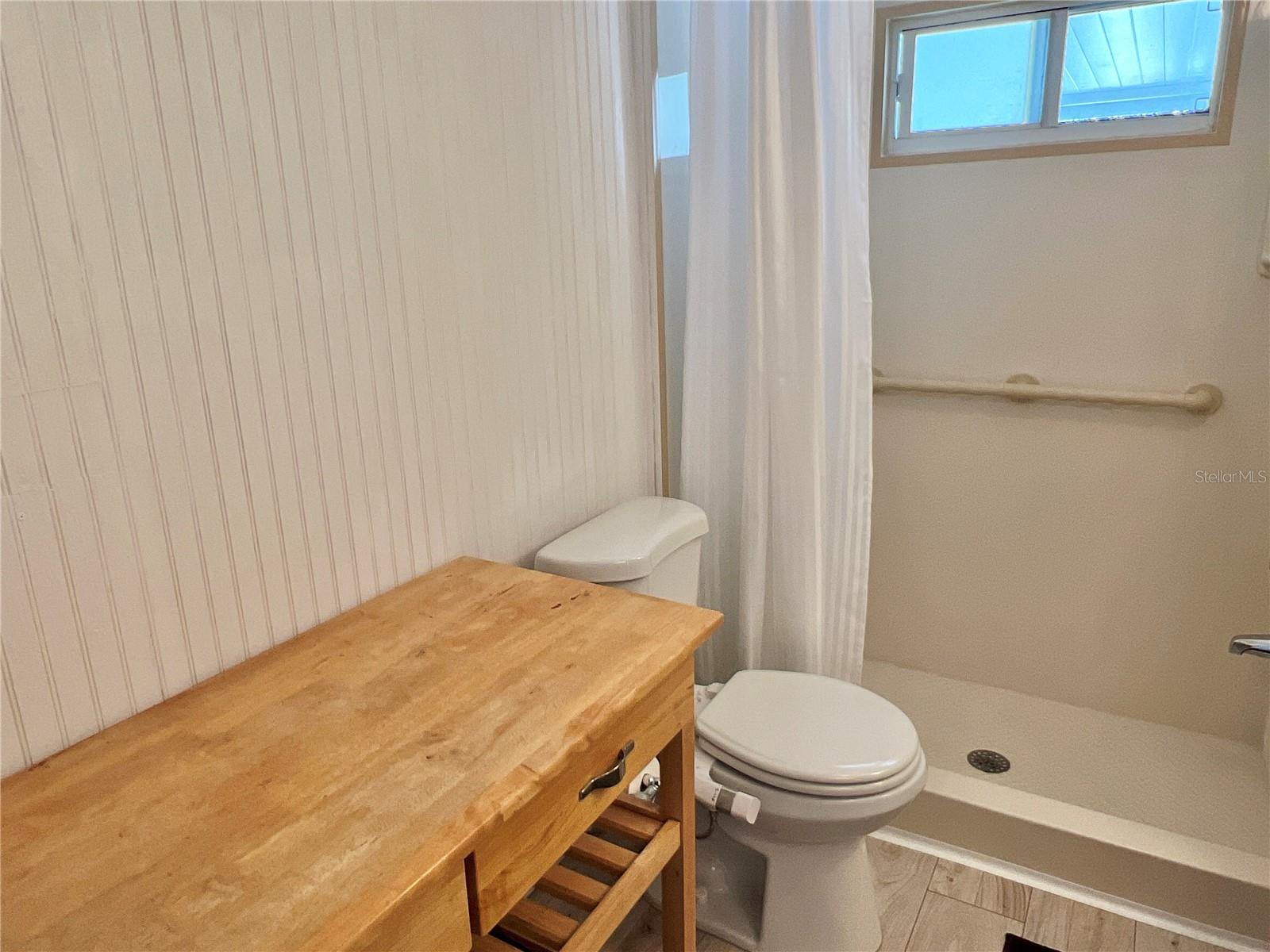 Image 11 of 21 For 333 Mount Richmond Avenue Ne 344