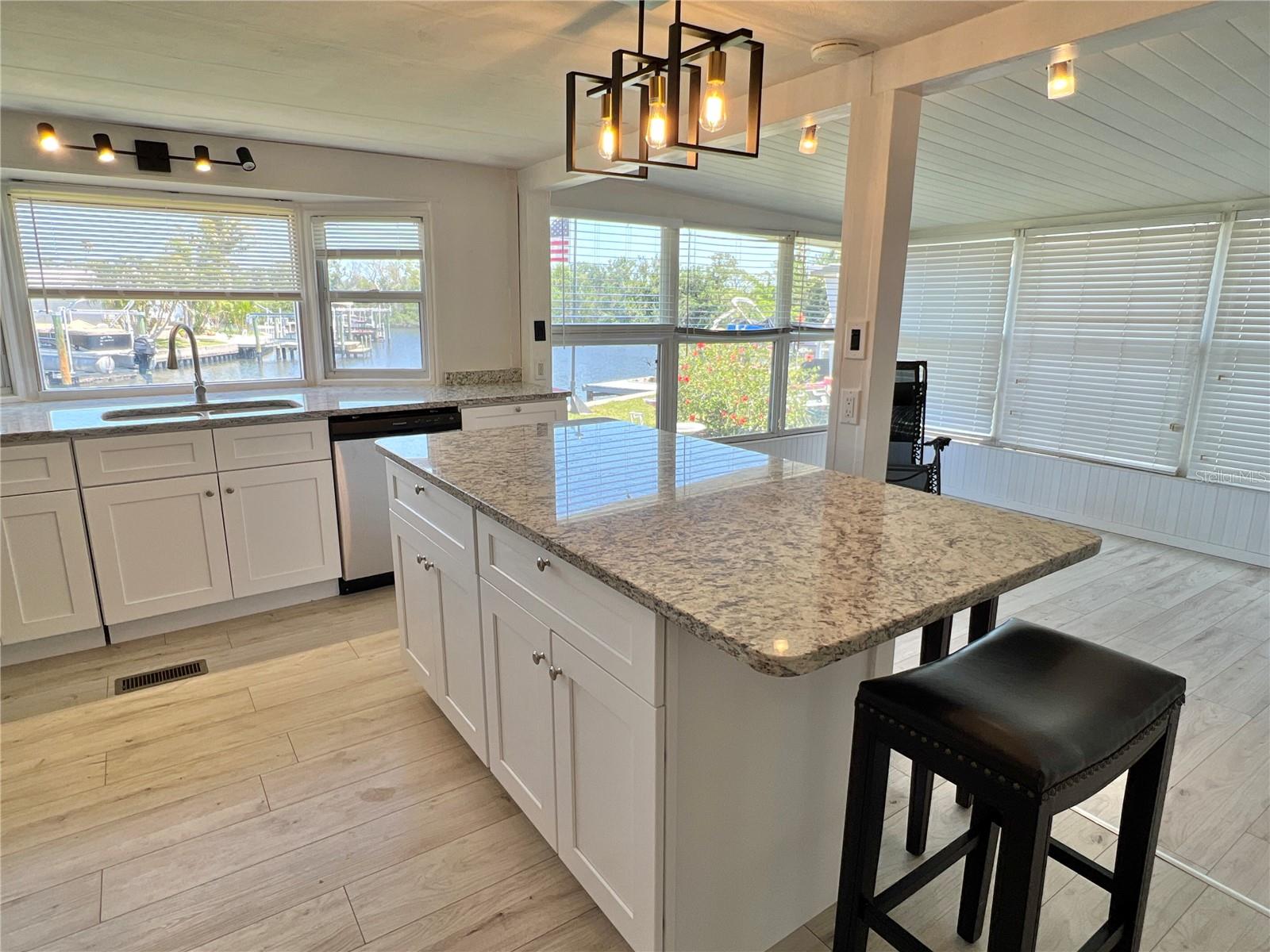 Image 7 of 21 For 333 Mount Richmond Avenue Ne 344