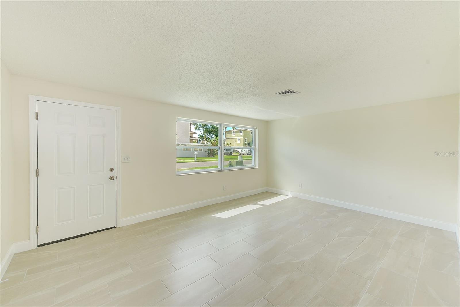 Image 5 of 29 For 178 175th Avenue E