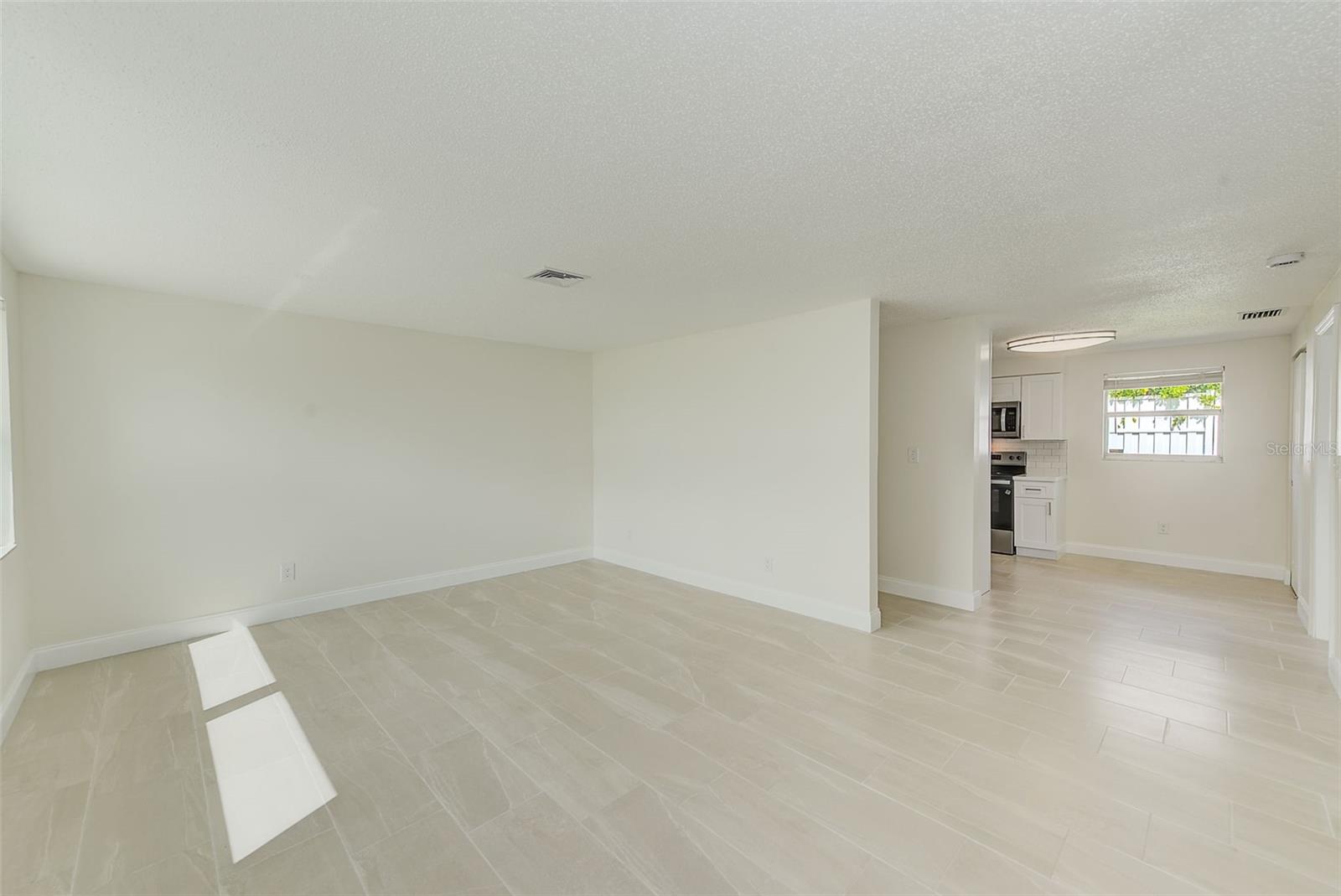 Image 6 of 29 For 178 175th Avenue E