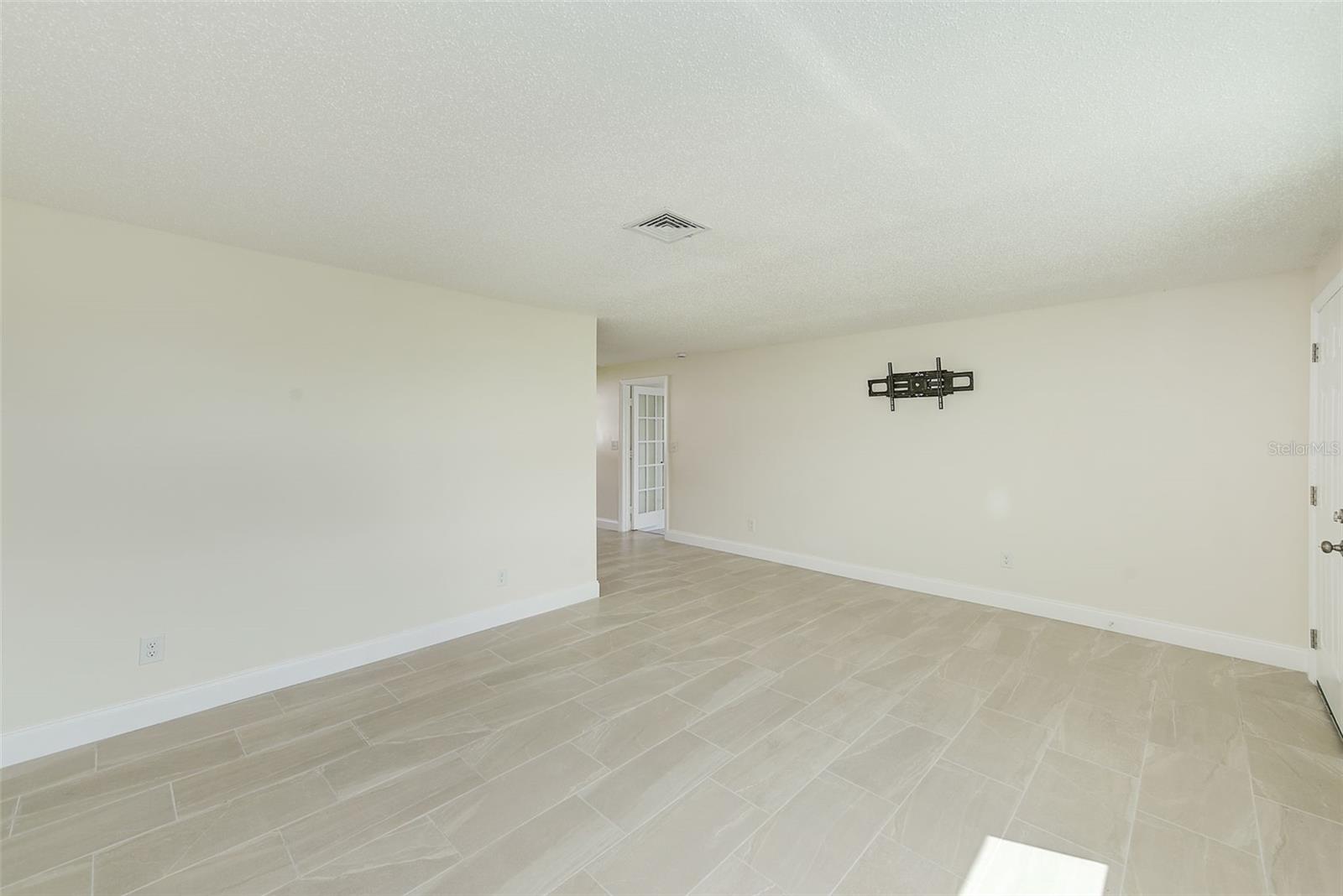 Image 7 of 29 For 178 175th Avenue E