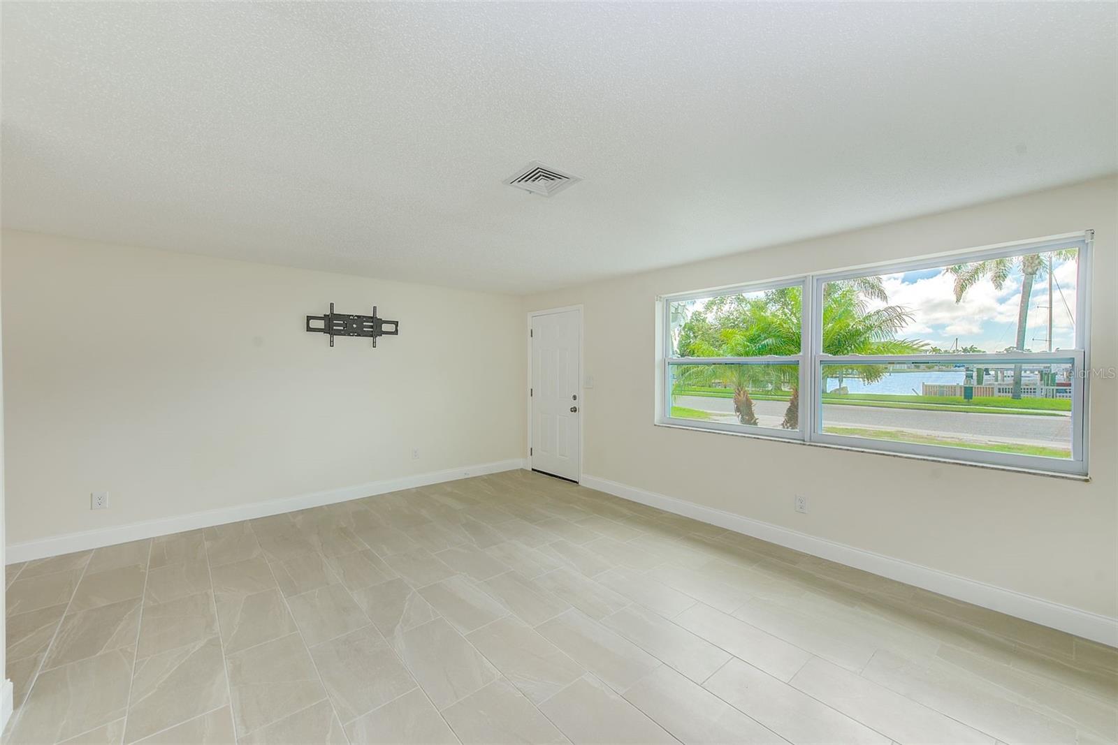 Image 8 of 29 For 178 175th Avenue E