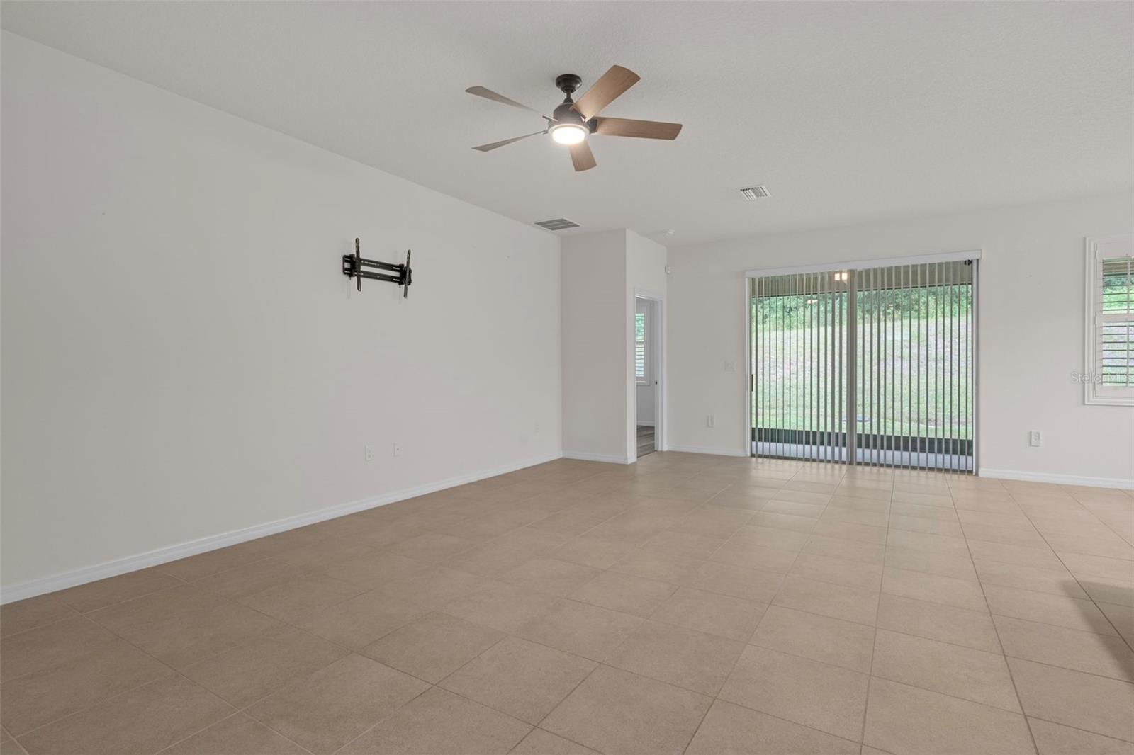 Image 10 of 50 For 12735 Eastpointe Drive