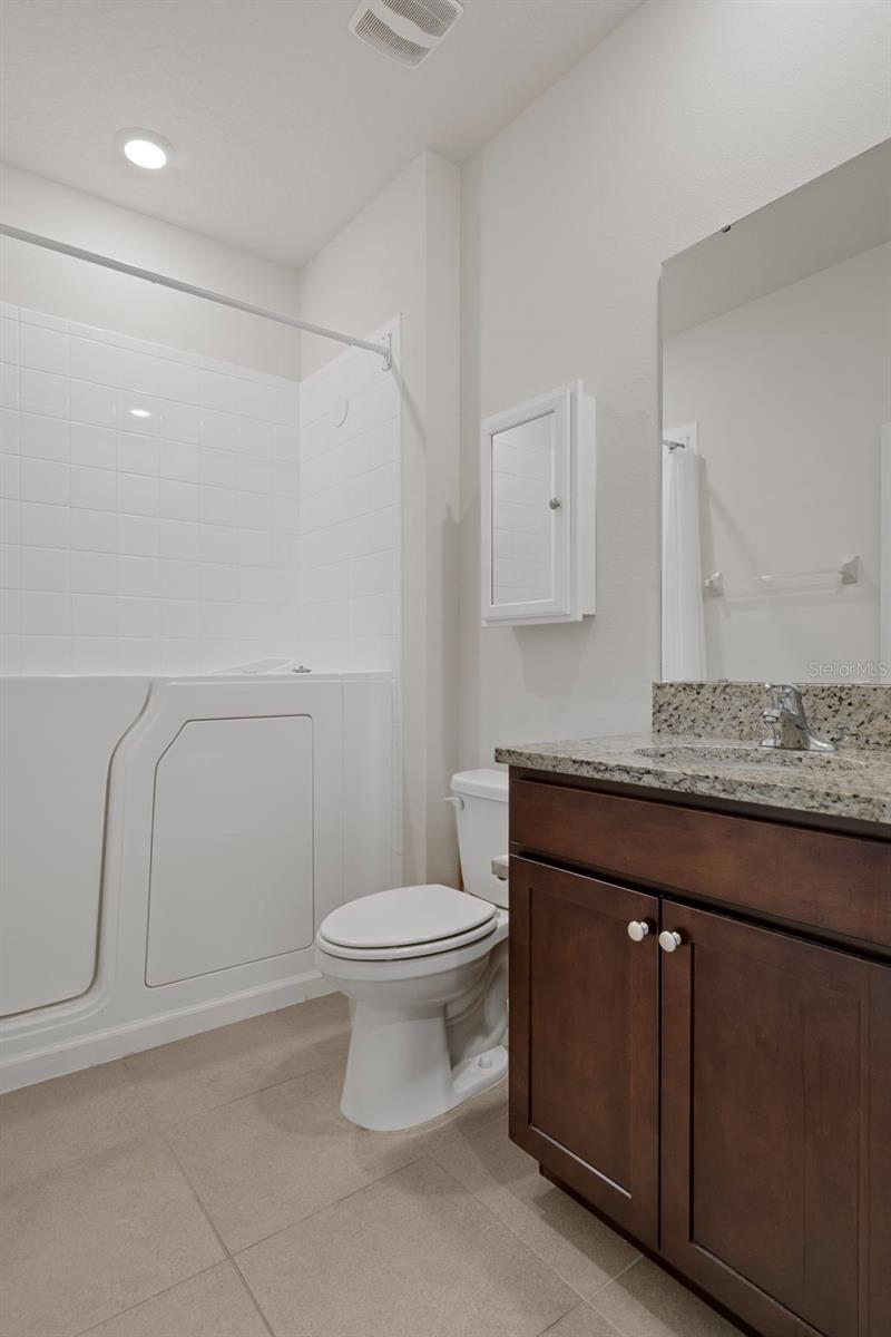 Image 34 of 50 For 12735 Eastpointe Drive