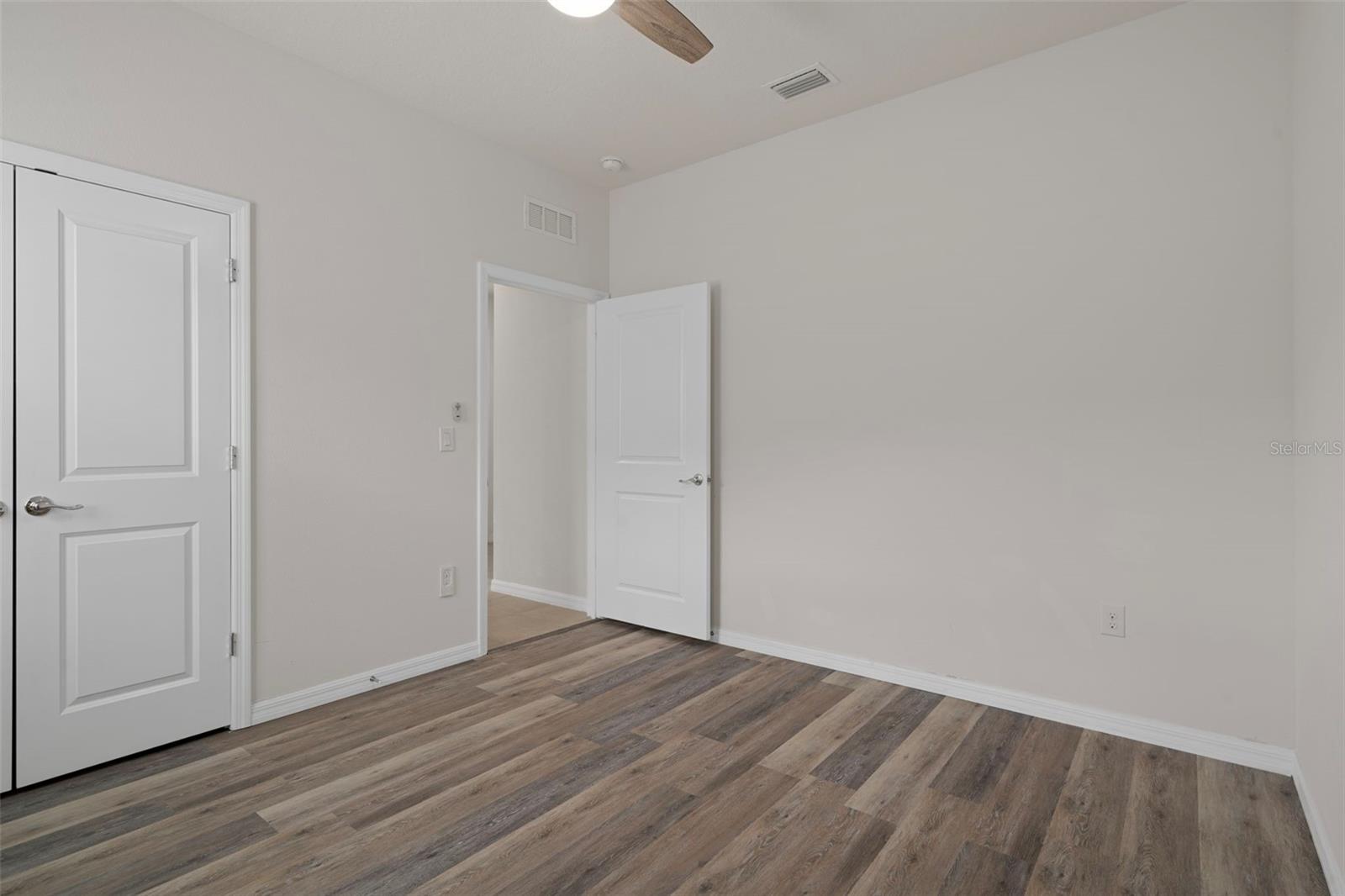 Image 36 of 50 For 12735 Eastpointe Drive