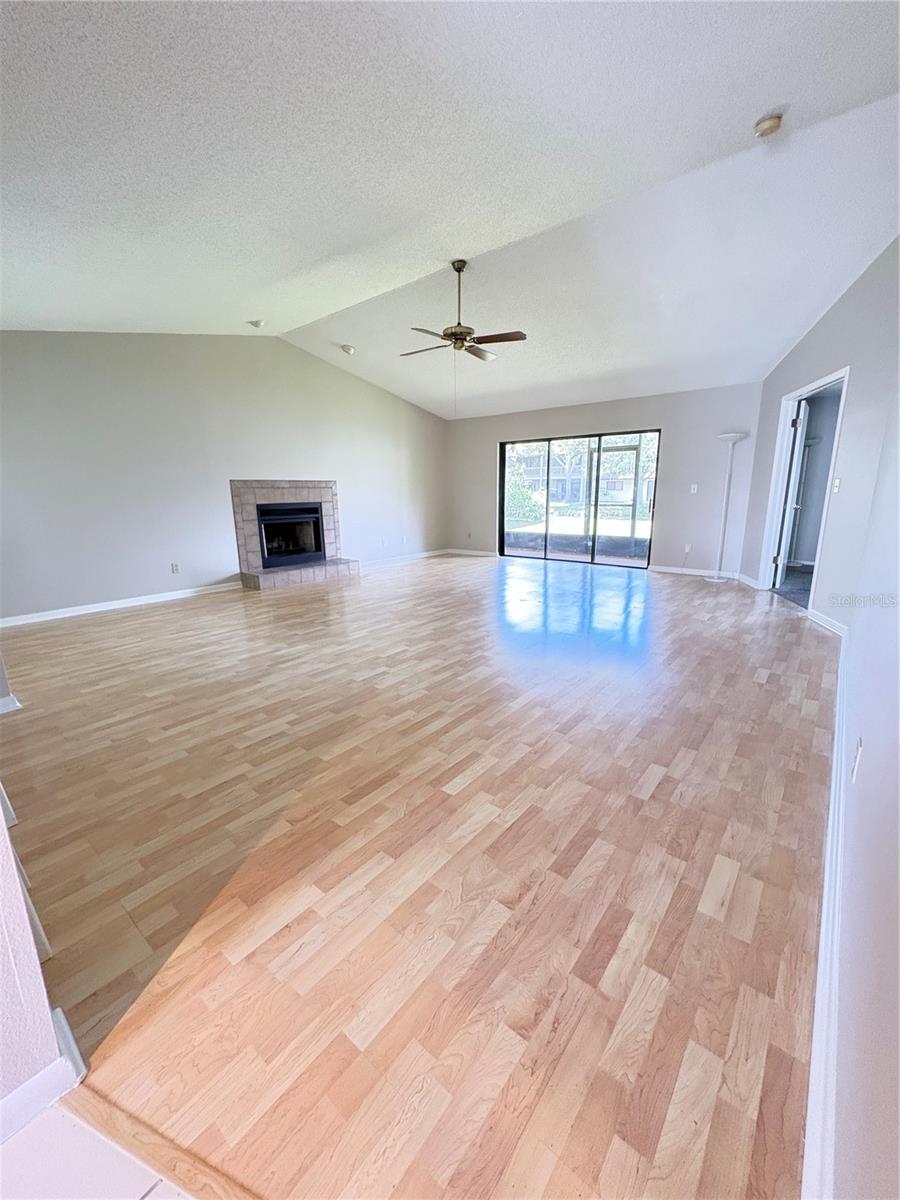 Image 18 of 30 For 1922 Whitney Way