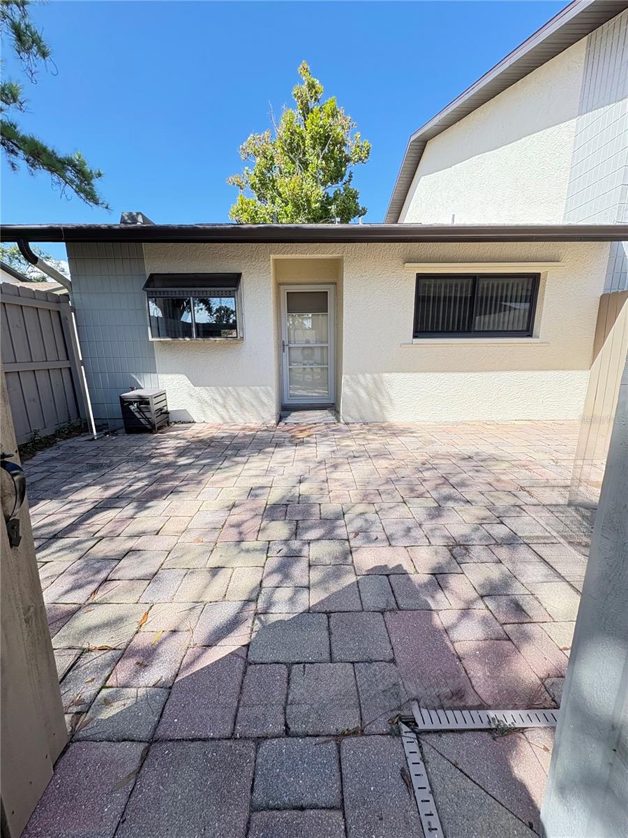 Image 2 of 30 For 1922 Whitney Way