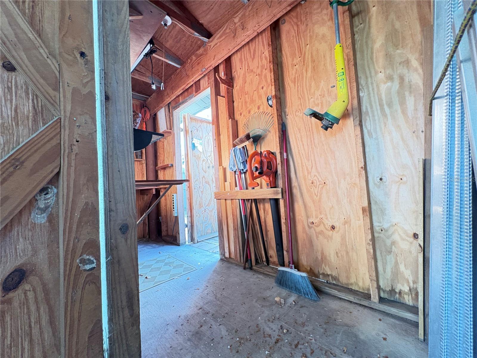 Image 4 of 30 For 1922 Whitney Way