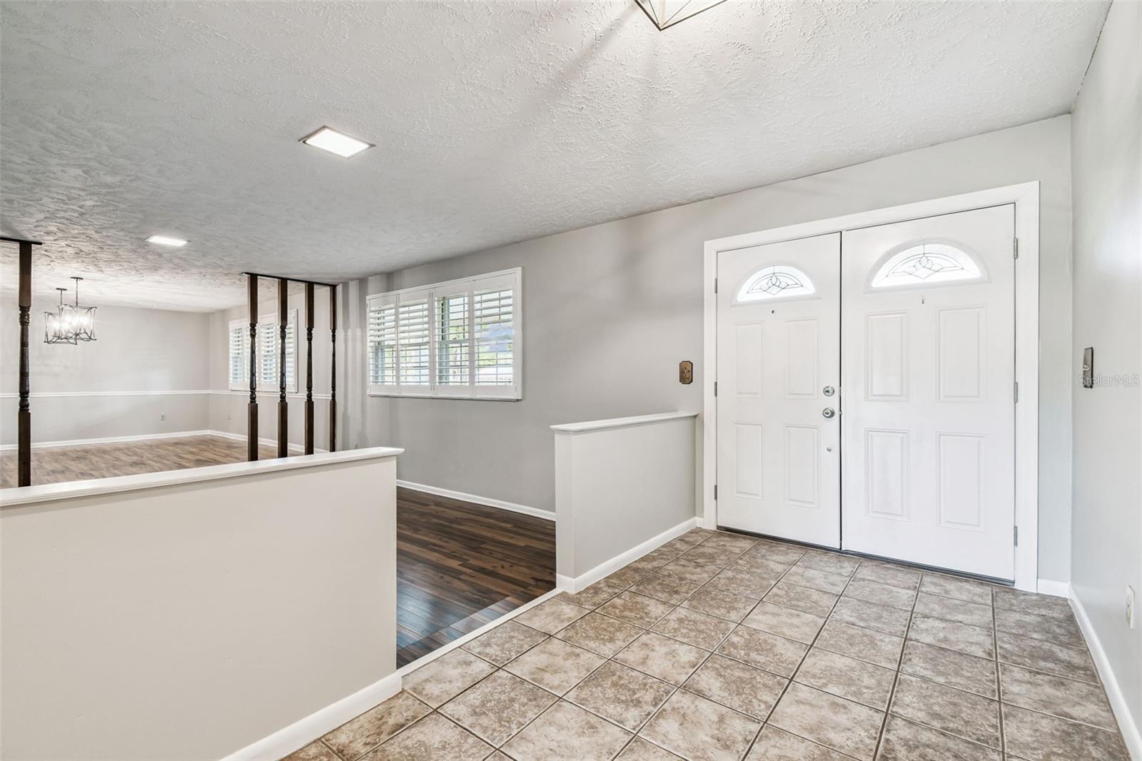 Image 13 of 98 For 10725 Dixon Drive