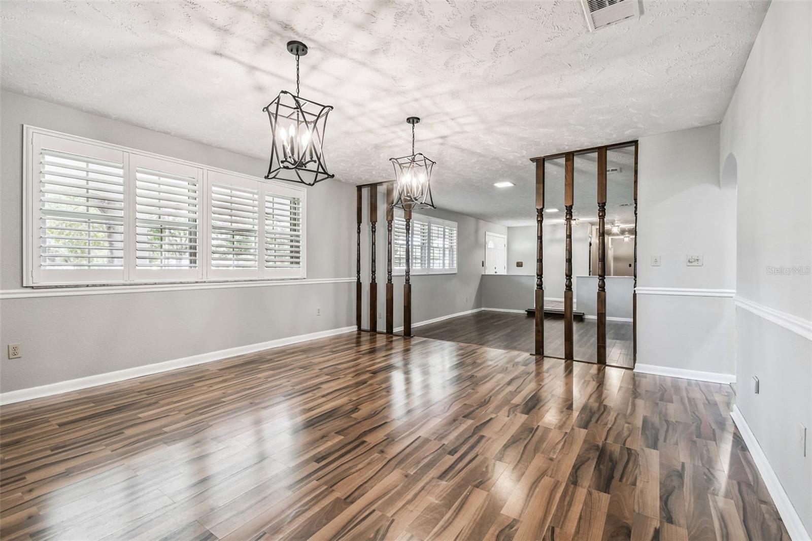 Image 16 of 98 For 10725 Dixon Drive