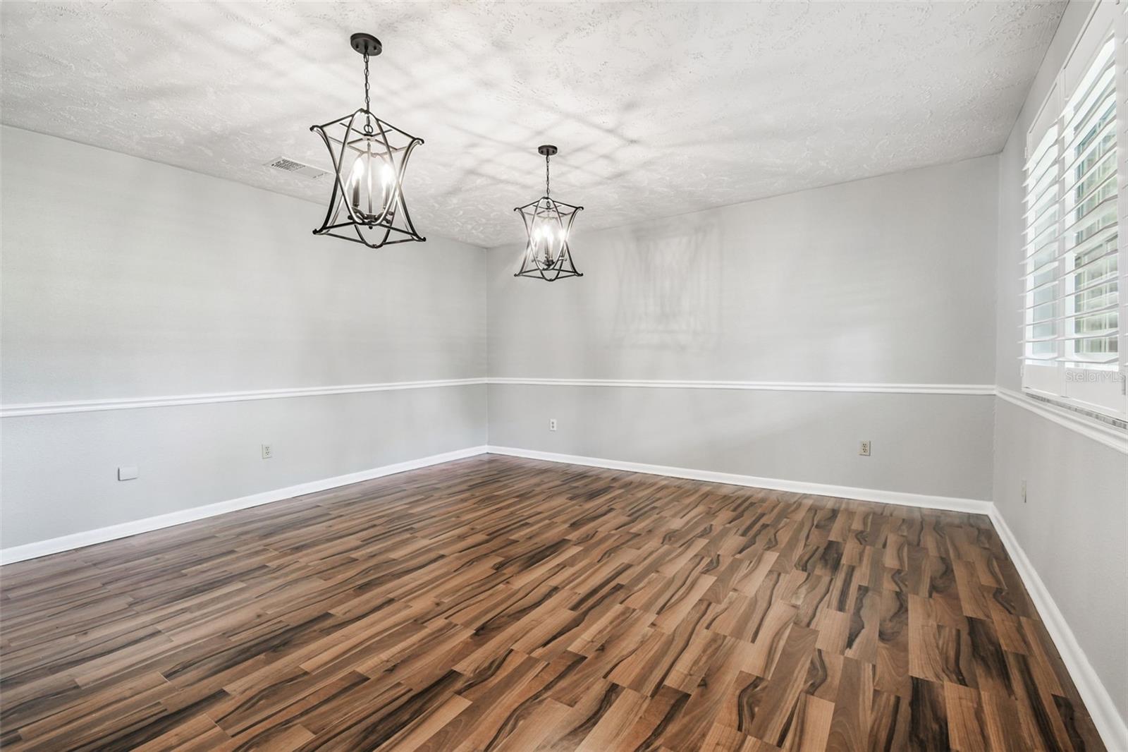 Image 17 of 98 For 10725 Dixon Drive