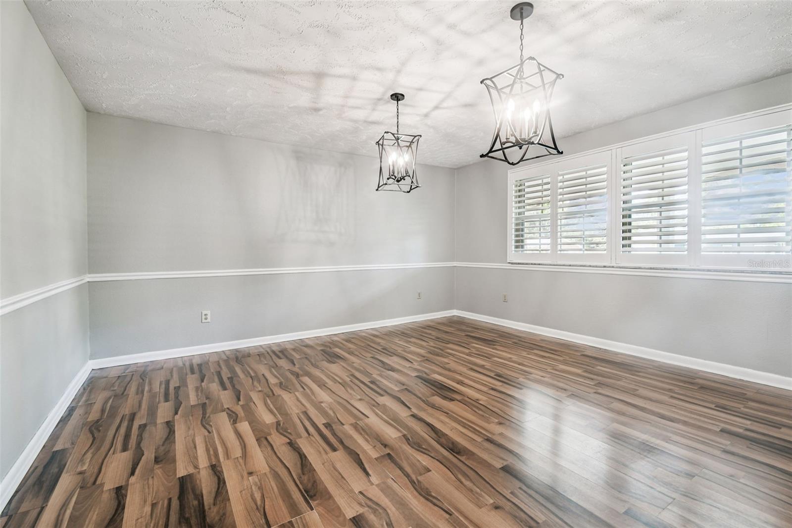 Image 18 of 98 For 10725 Dixon Drive