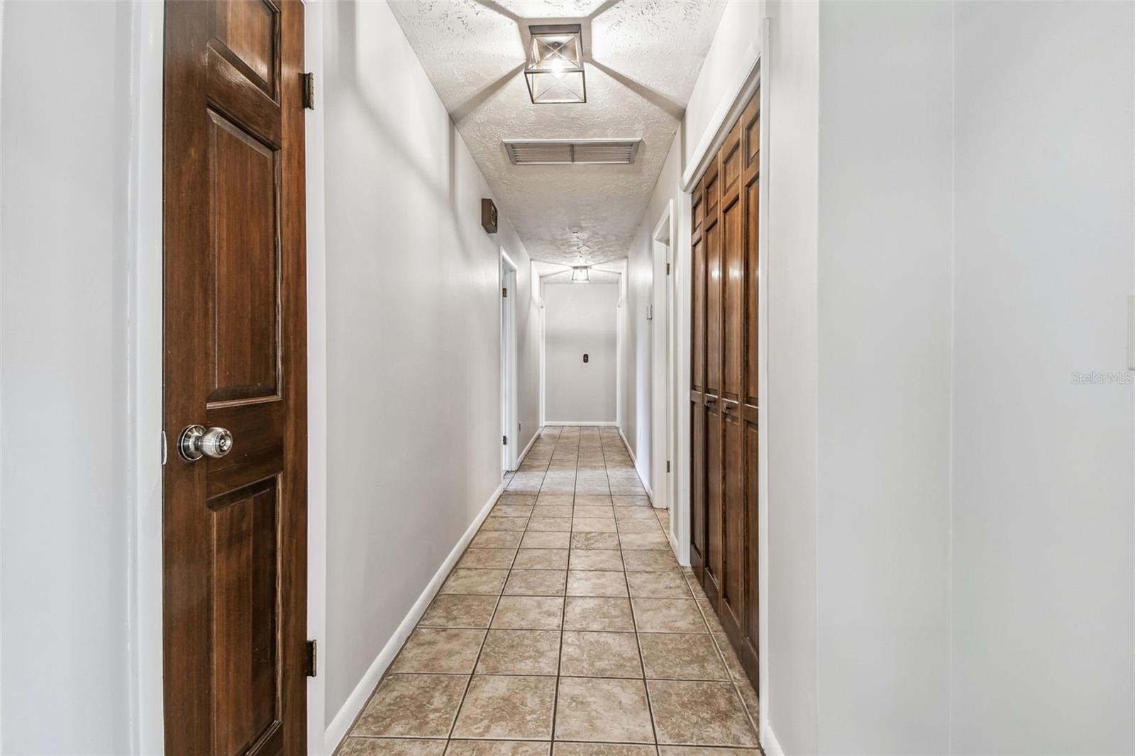 Image 21 of 98 For 10725 Dixon Drive