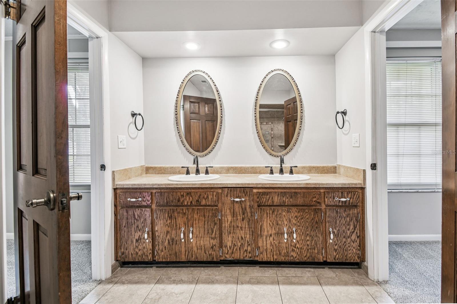Image 27 of 98 For 10725 Dixon Drive